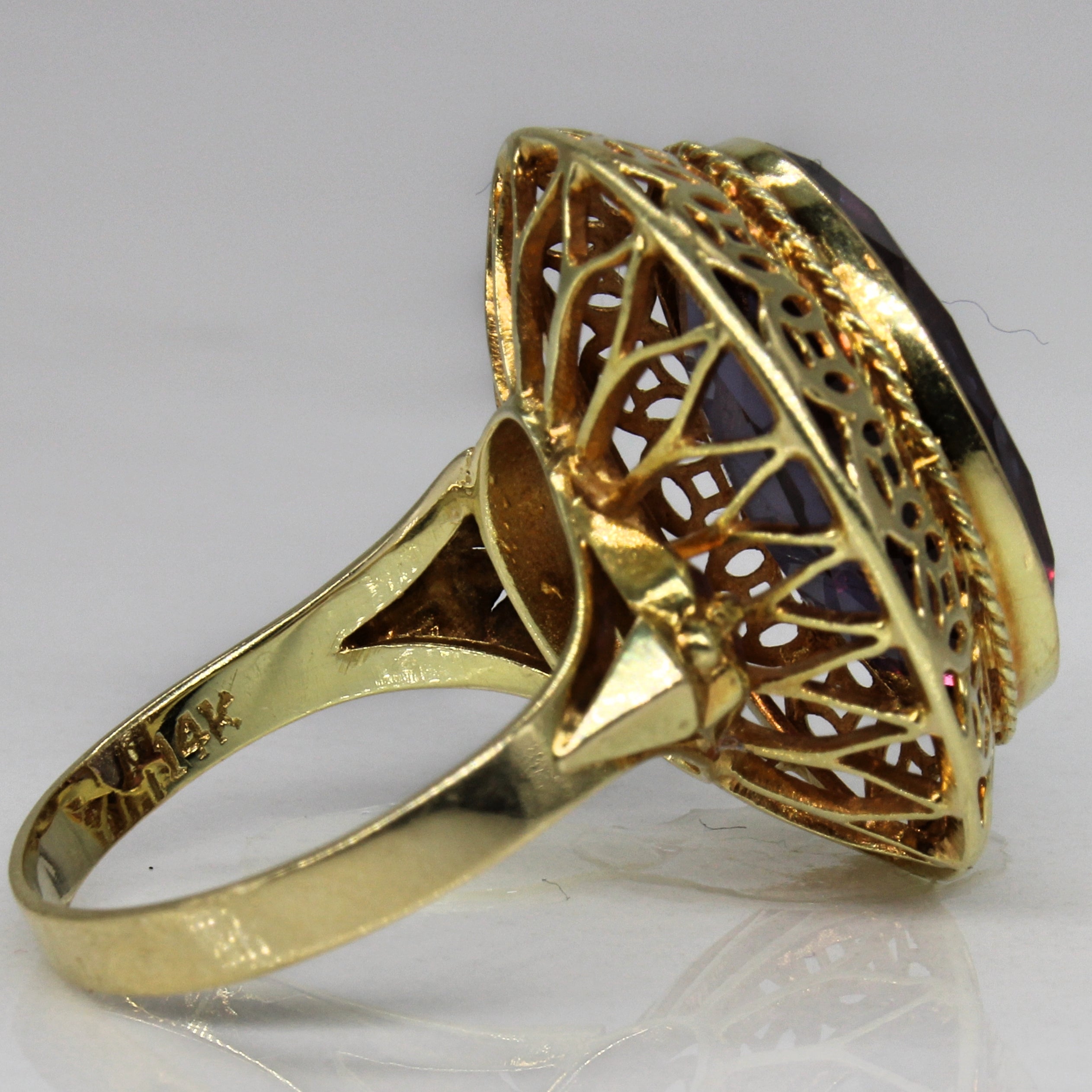 Synthetic Colour Change Sapphire Cocktail Ring | 12.50ct | SZ 7 |
