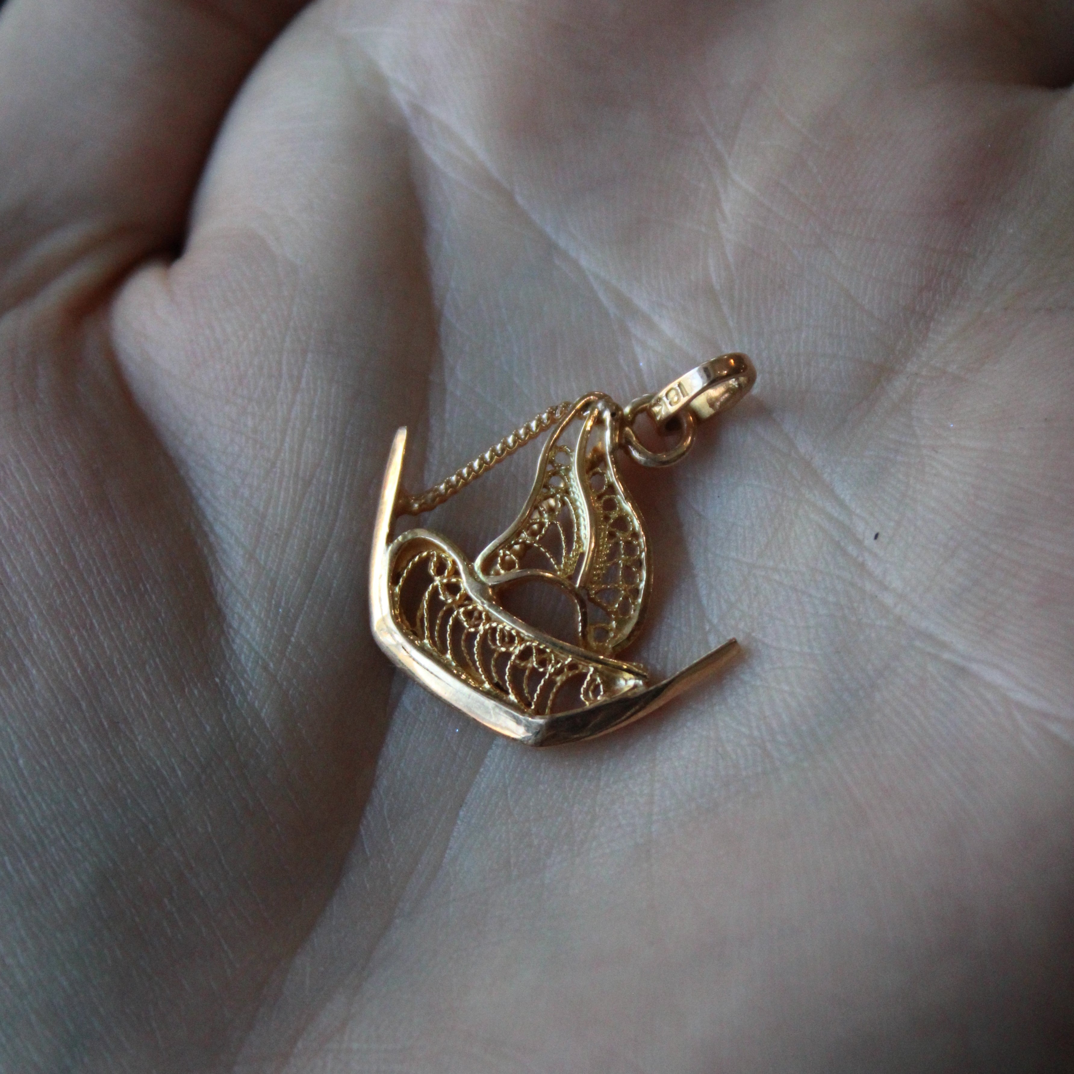 18k Yellow Gold Filigree Ship Pendant |