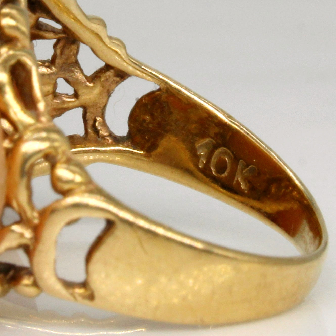 Seashell Cameo Ring | 2.20ct | SZ 4.5 |