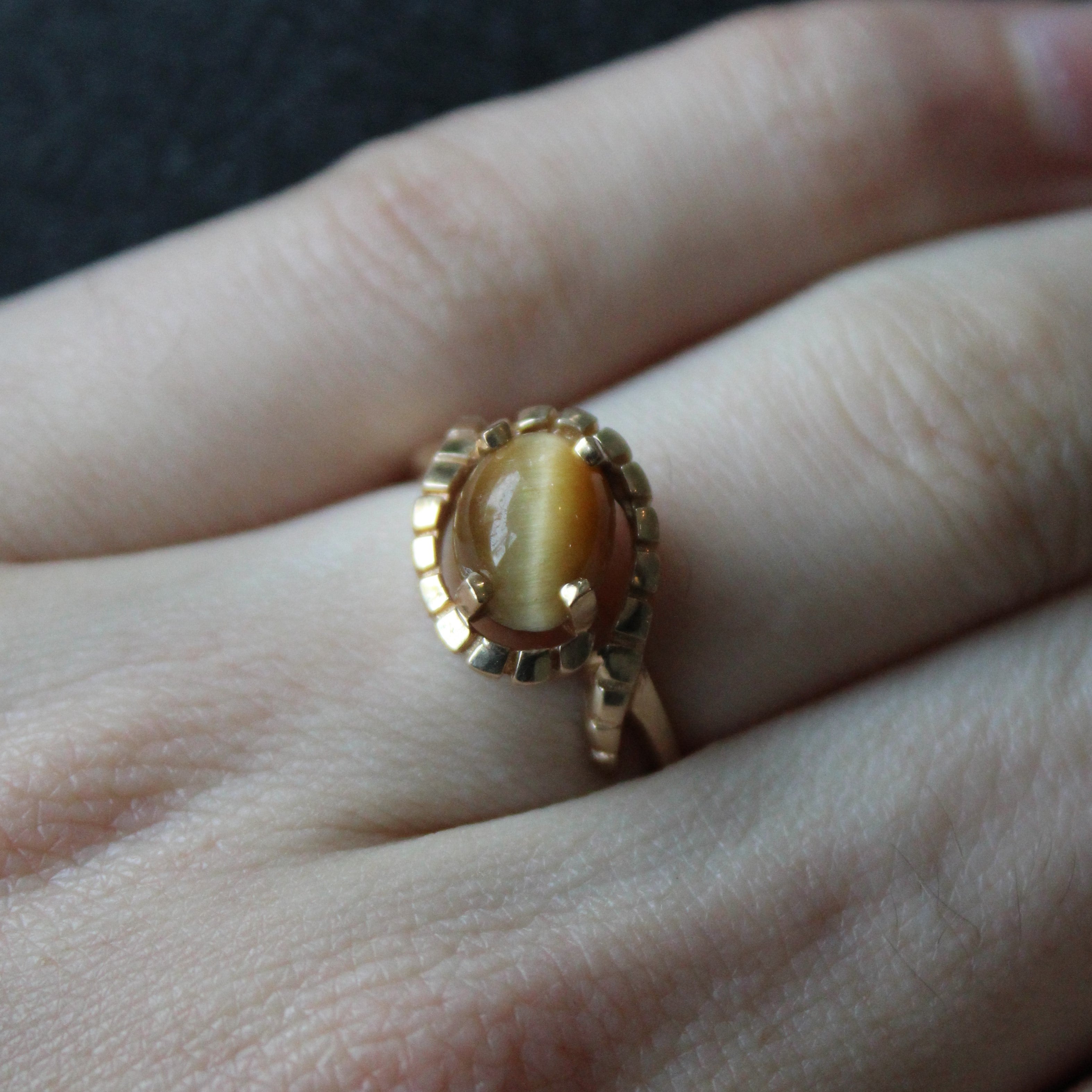 Cats Eye Quartz Cocktail Ring | 1.95ct | SZ 8.5 |