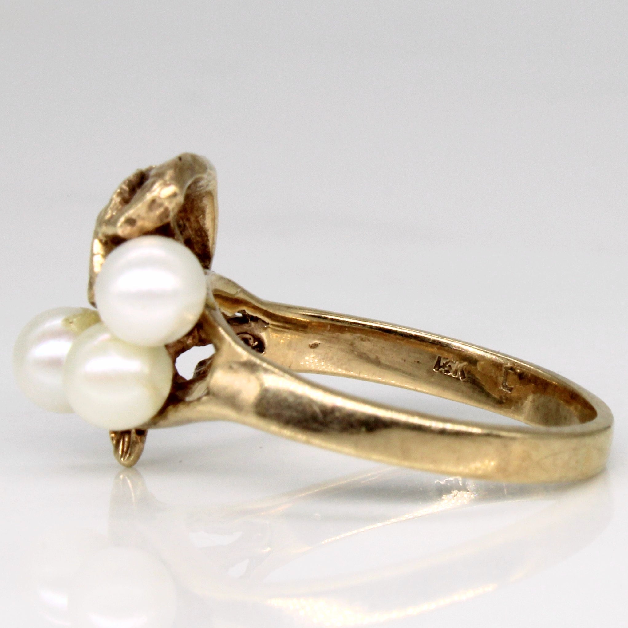 Pearl & Synthetic Sapphire Flare Ring | 0.10ct | SZ 6.5 |