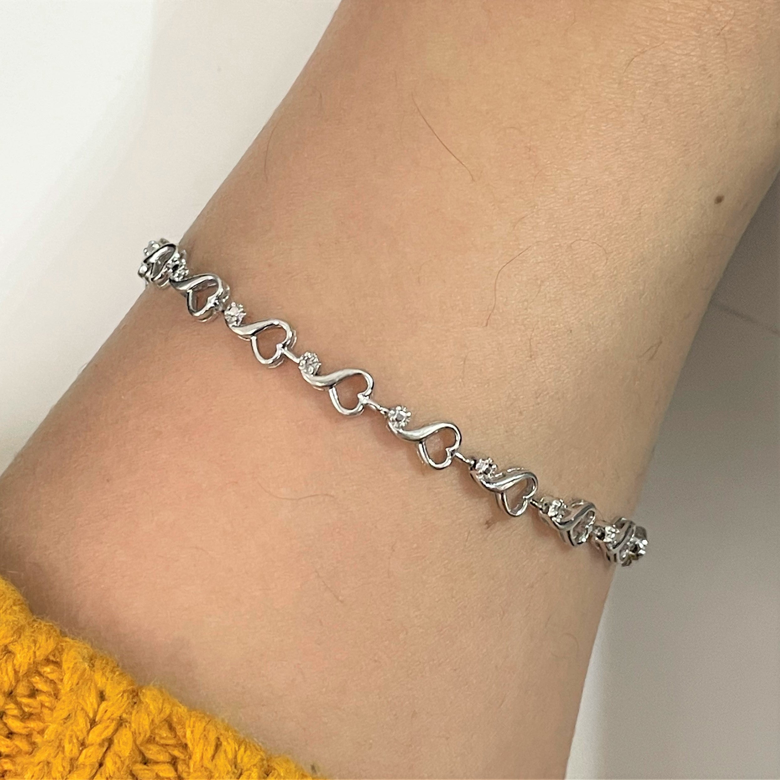 Diamond Heart Link Bracelet | 0.04ctw | 7.5" |