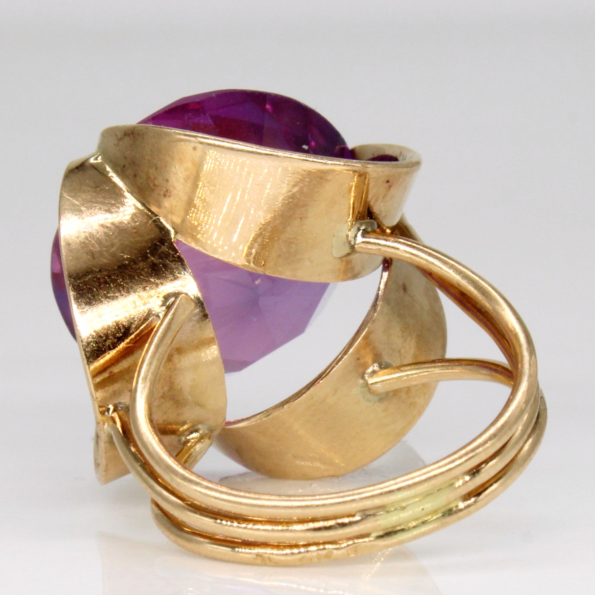 Synthetic Colour Change Sapphire Cocktail Ring | 15.50ct | SZ 5.5 |