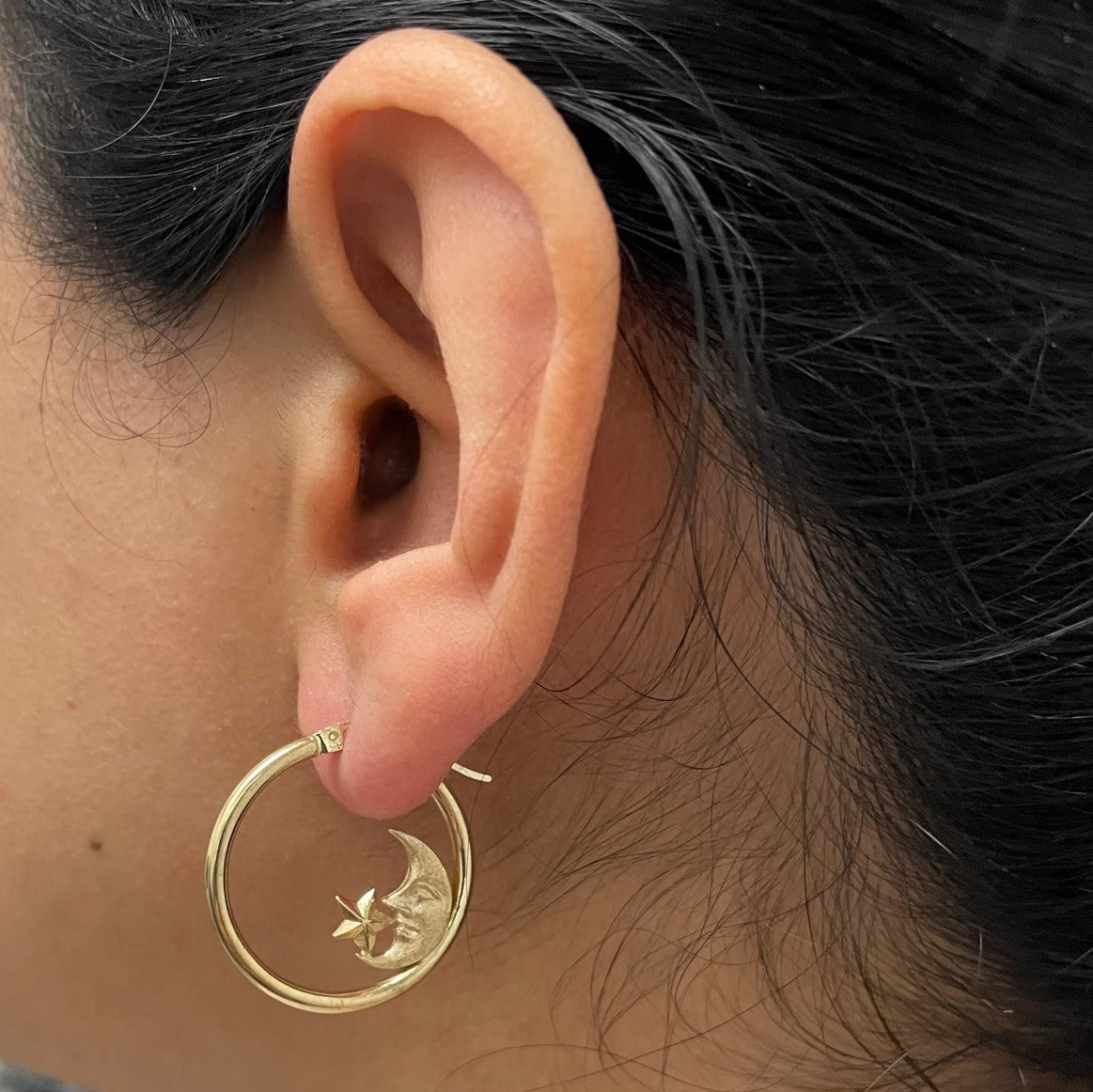 Boucles d'oreilles créoles dorées Lune et Étoile |