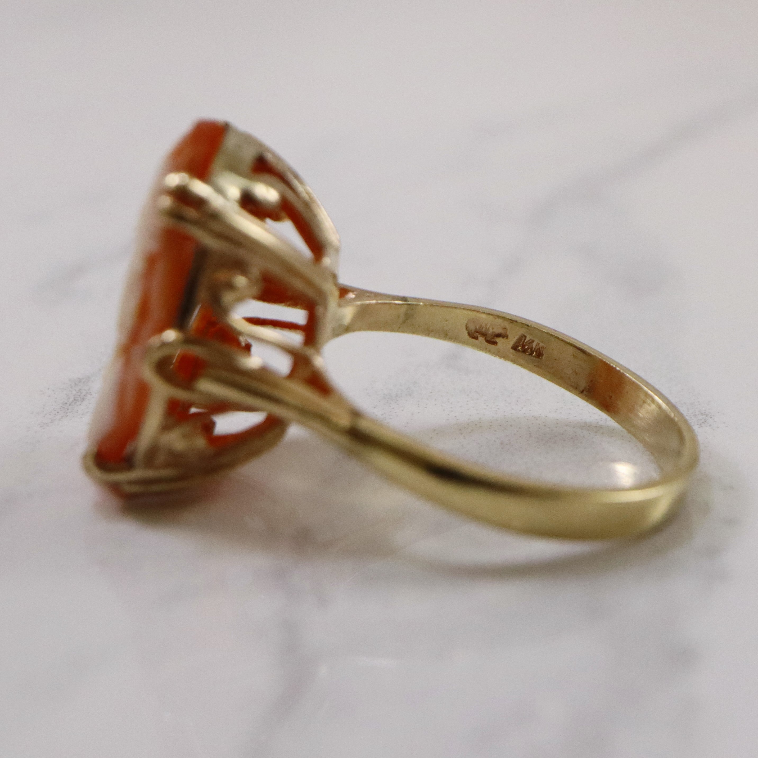 Shell Cameo Ring | 5.25ct | SZ 9.25 |