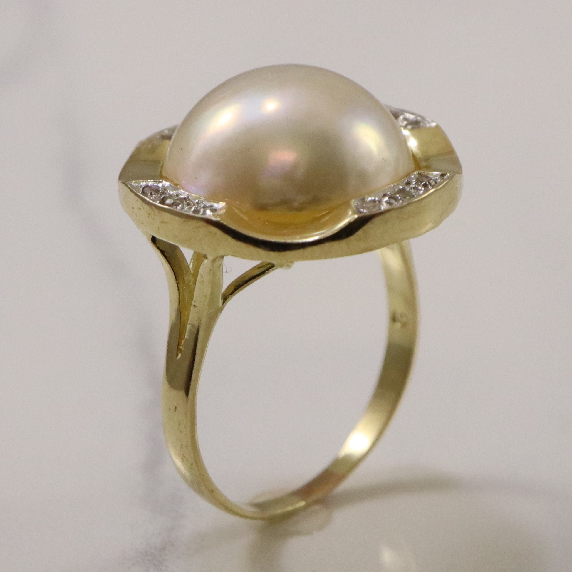 Bezel Set Mabe Pearl & Diamond Cocktail Ring | 0.12ctw, 15.00ct | SZ 8.5 |