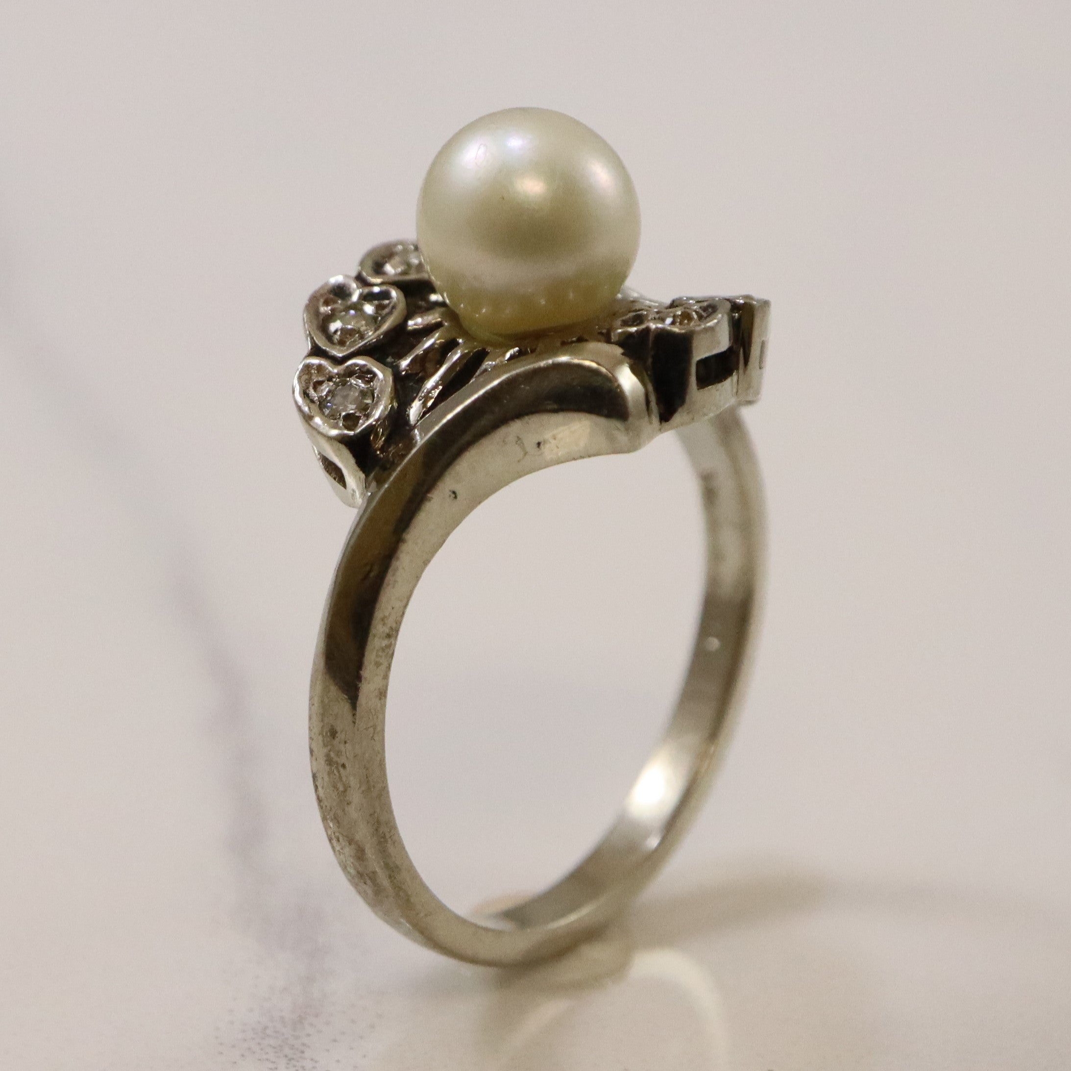Pearl & Diamond Heart Design Bypass Ring | 1.70ct, 0.06ctw | SZ 6 |