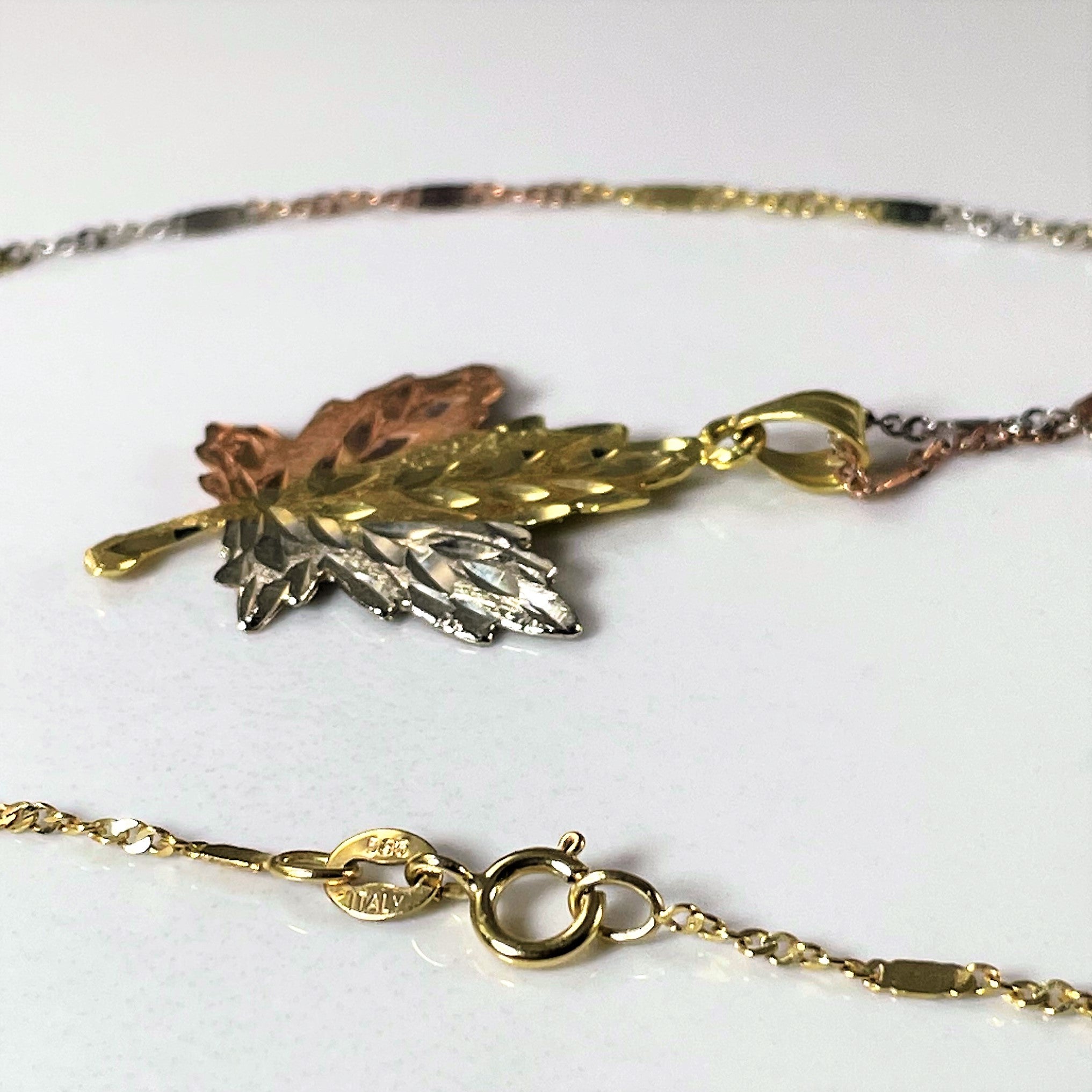 Maple Leaf Necklace | 17" |