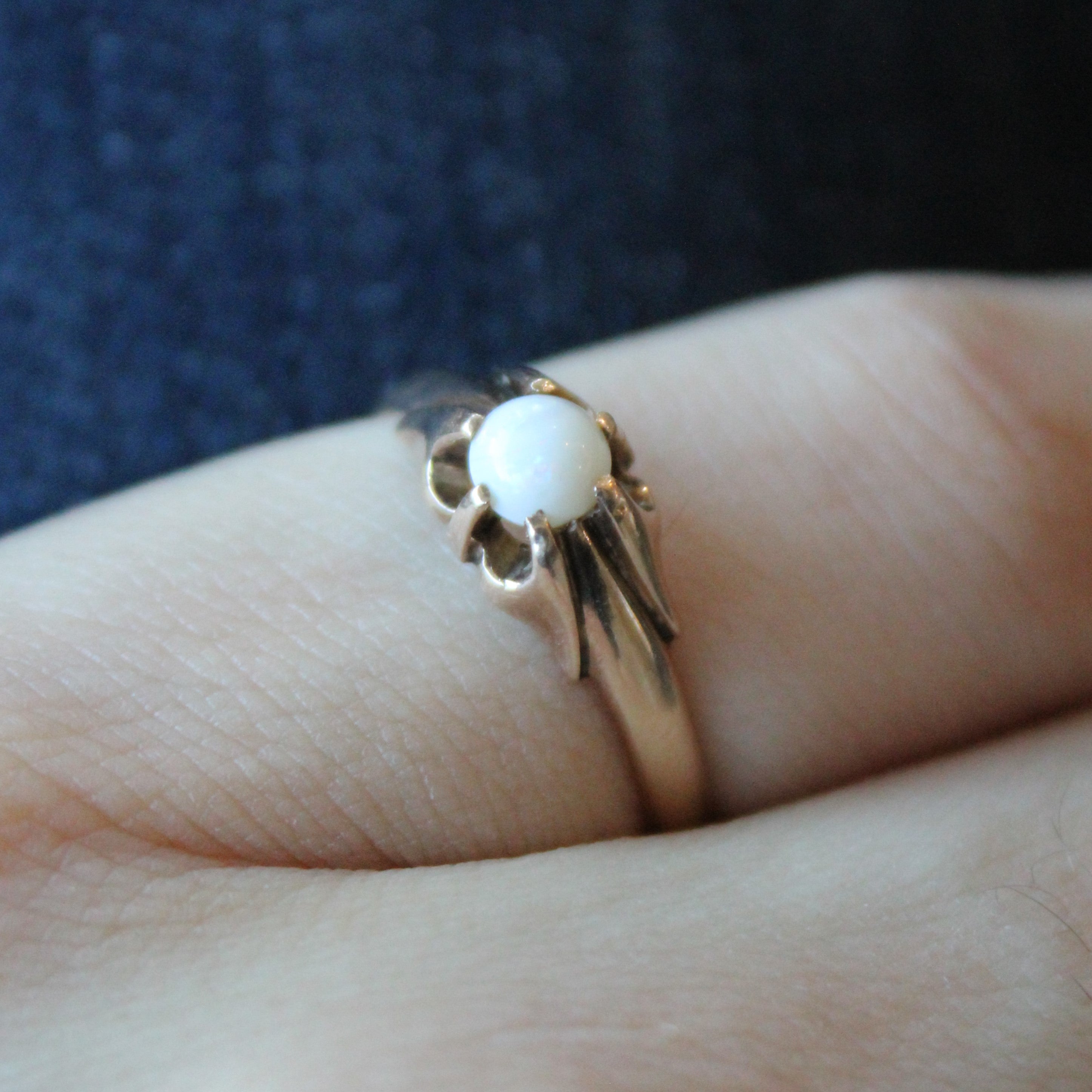 Belcher Set Opal Ring | 0.24ct | SZ 6.25 |