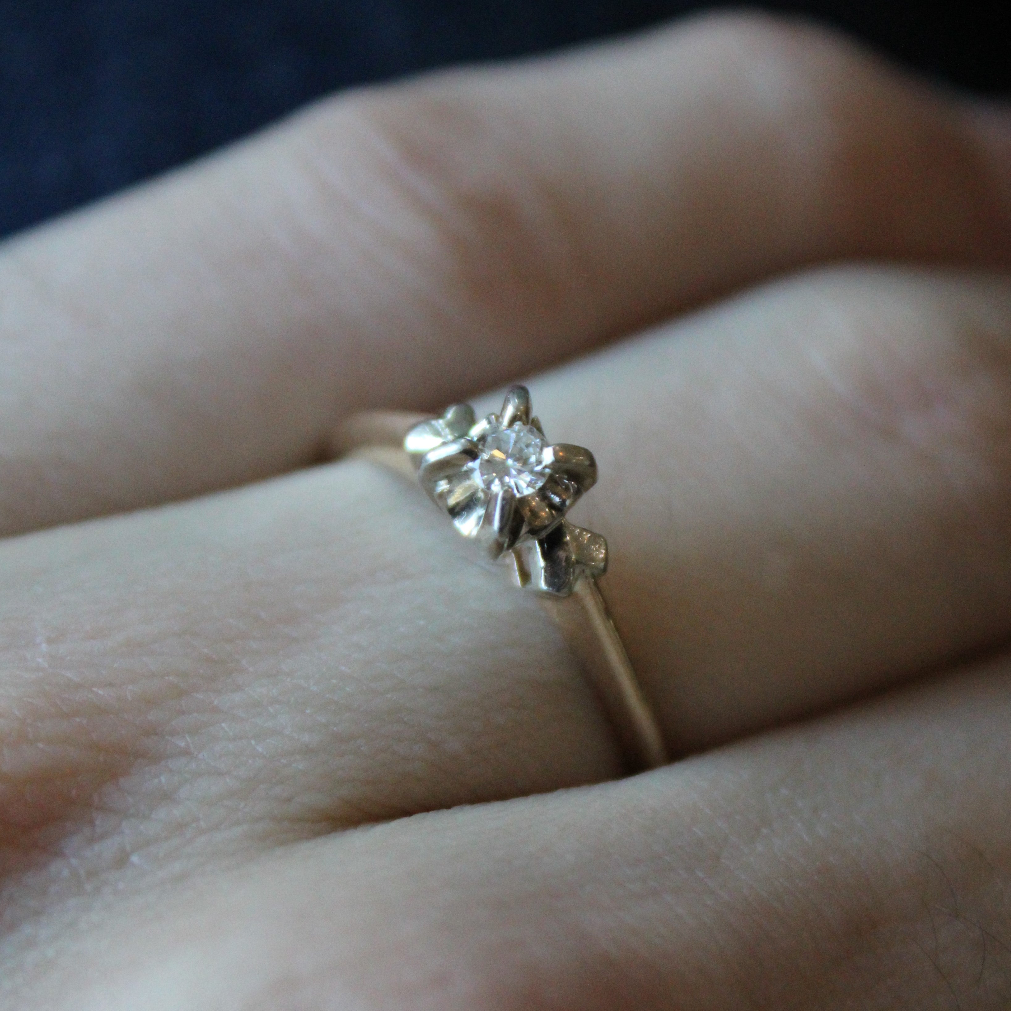 14k Yellow Gold Vintage Diamond Ring | 0.12ct | SZ 8 |