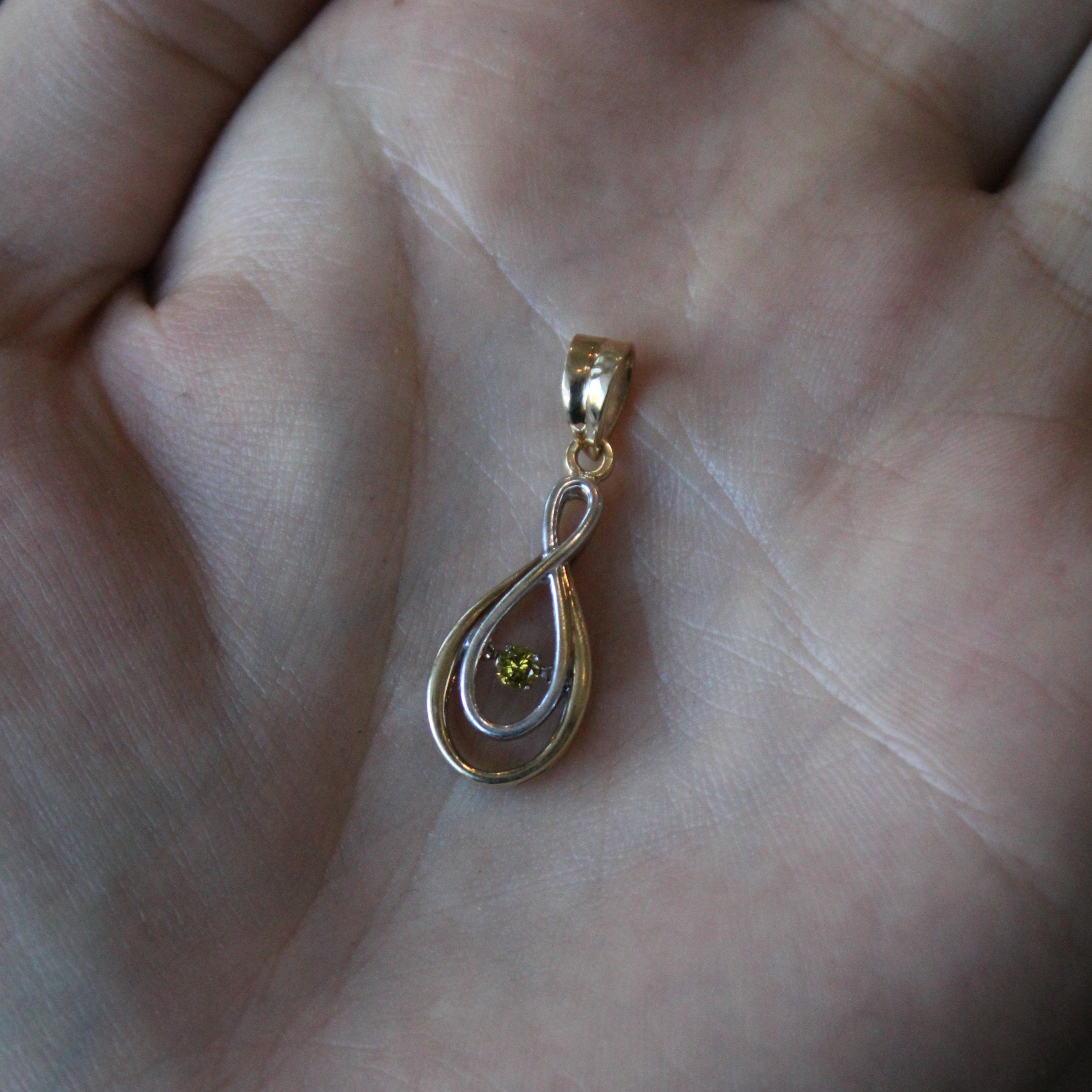 Floating Yellow Diamond Pendant | 0.10ct |