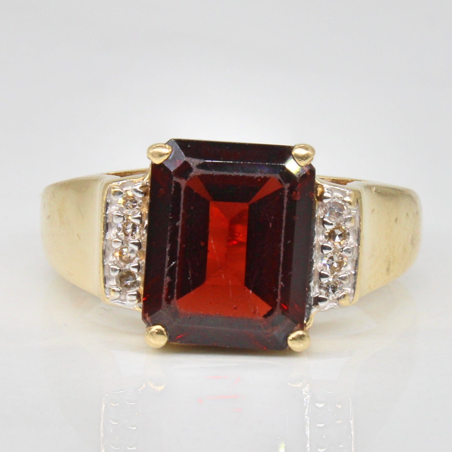 Garnet & Diamond Cocktail Ring | 3.25ct, 0.04ctw | SZ 6.75 |