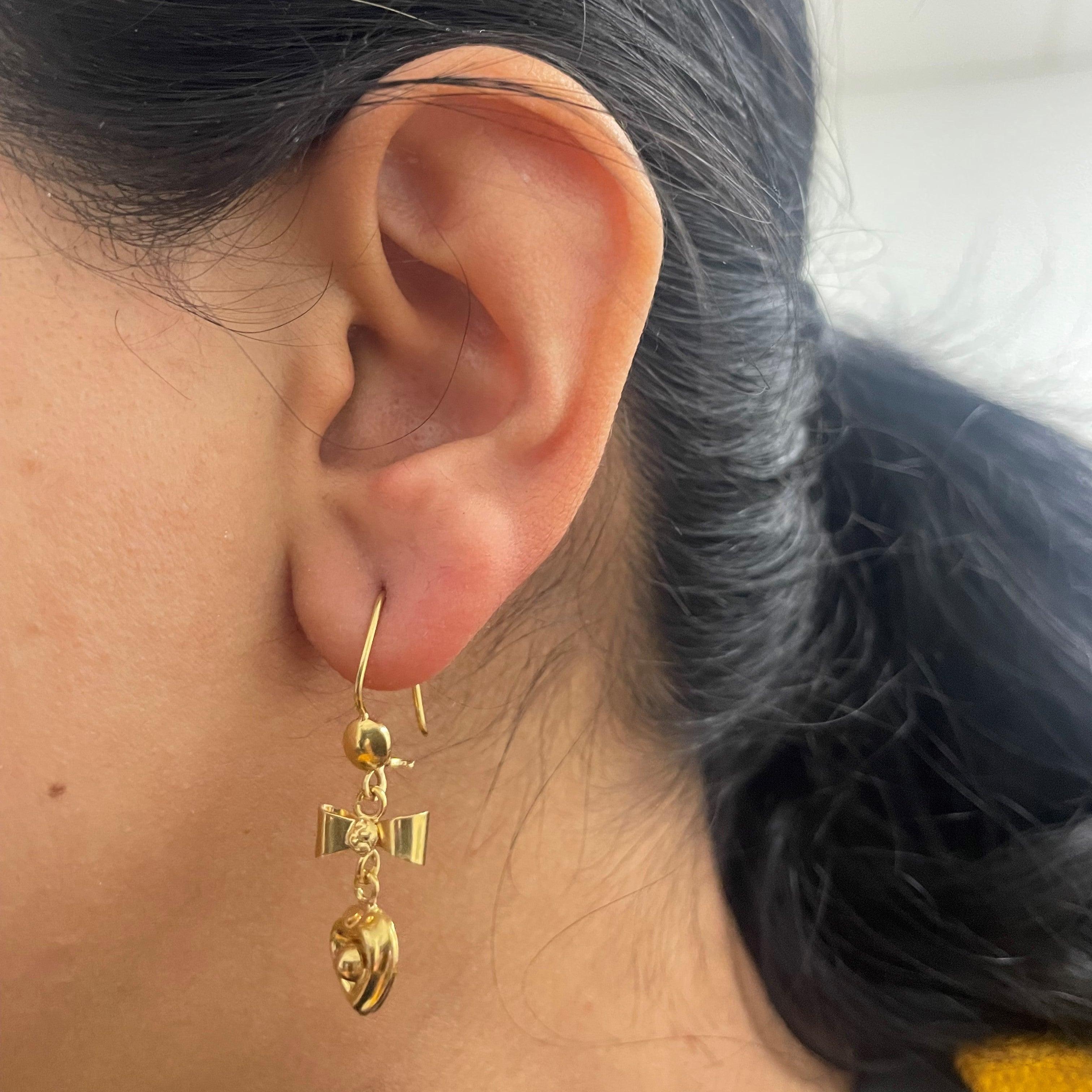 18k Yellow Gold Heart & Bow Design Dangle Earrings