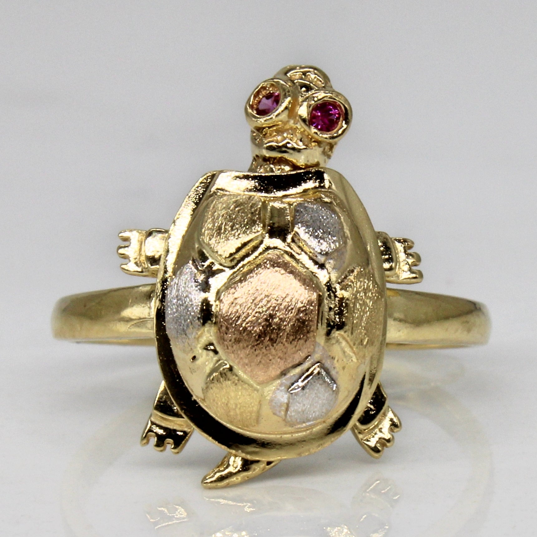 Synthetic Ruby Waddling Turtle Ring | 0.02ctw | SZ 5.75 |