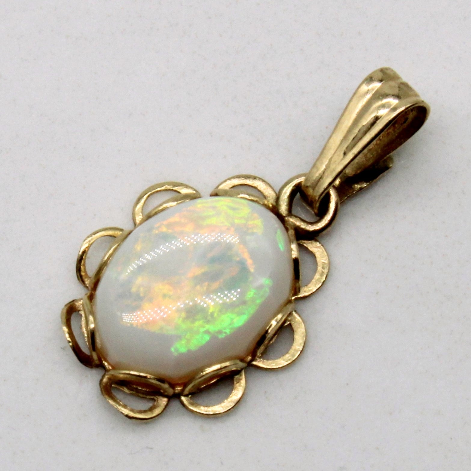 Pendentif en opale | 0,70 ct |