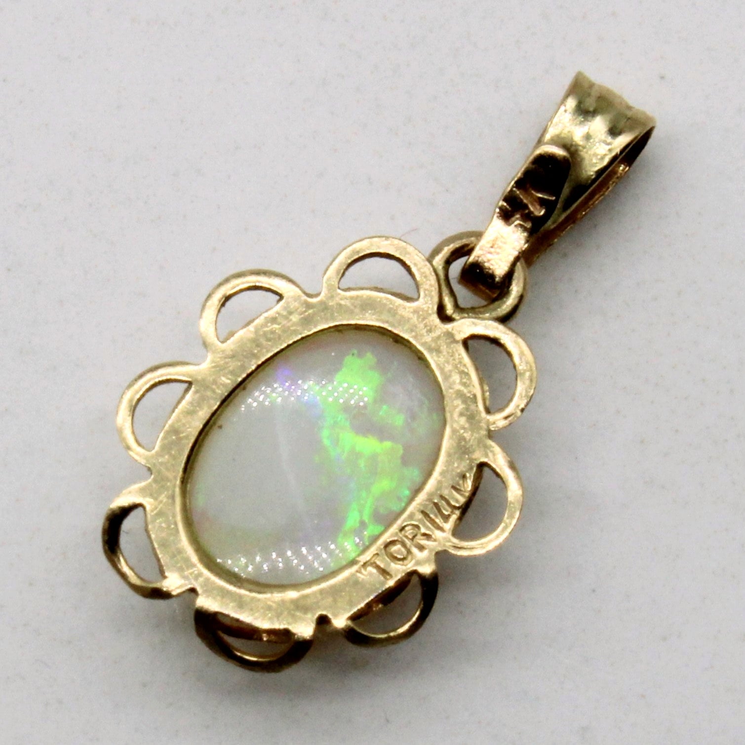 Pendentif en opale | 0,70 ct |