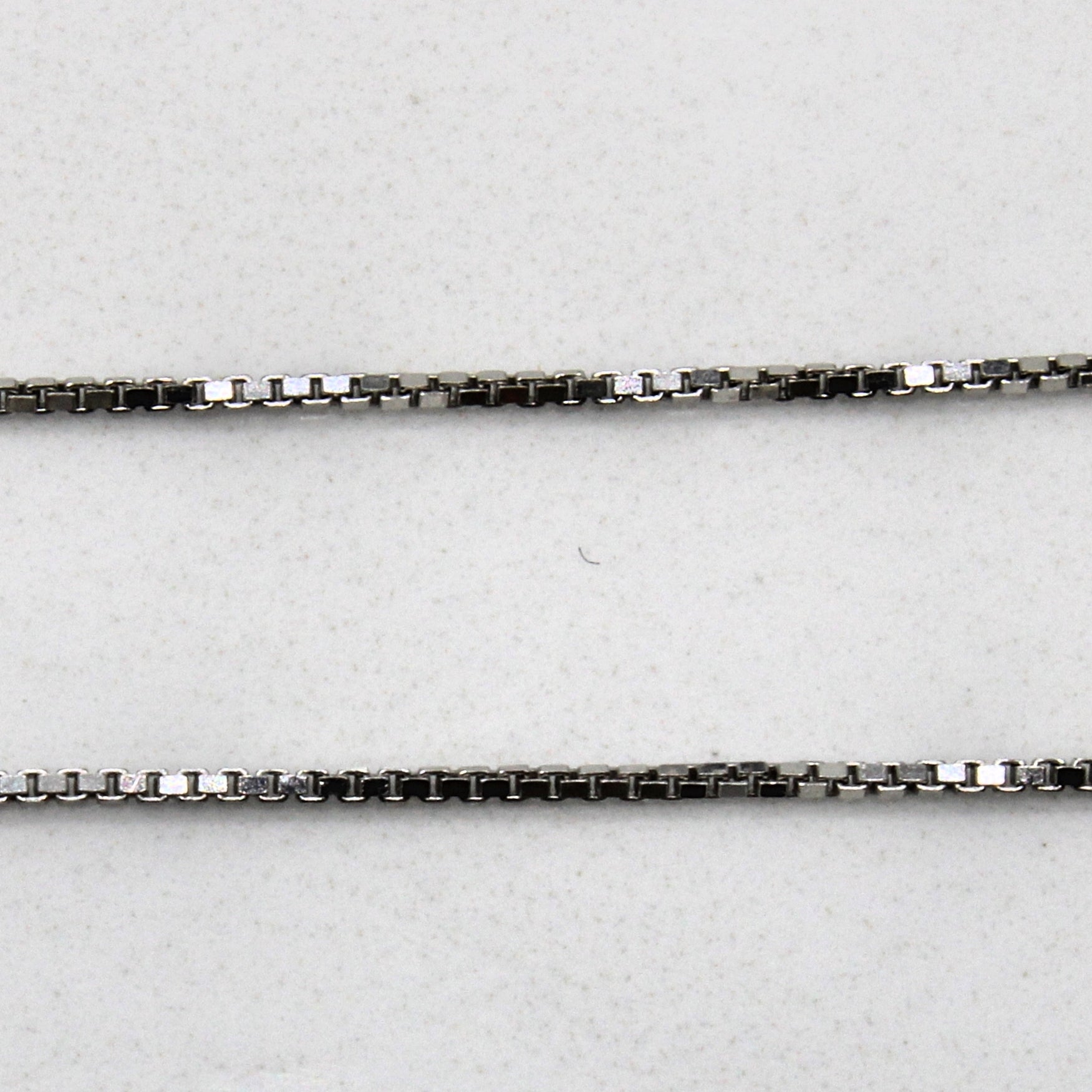 Collier halo saphir et diamants | 1,45 ct, 0,26 ct au total | 45,7 cm (18 po) |
