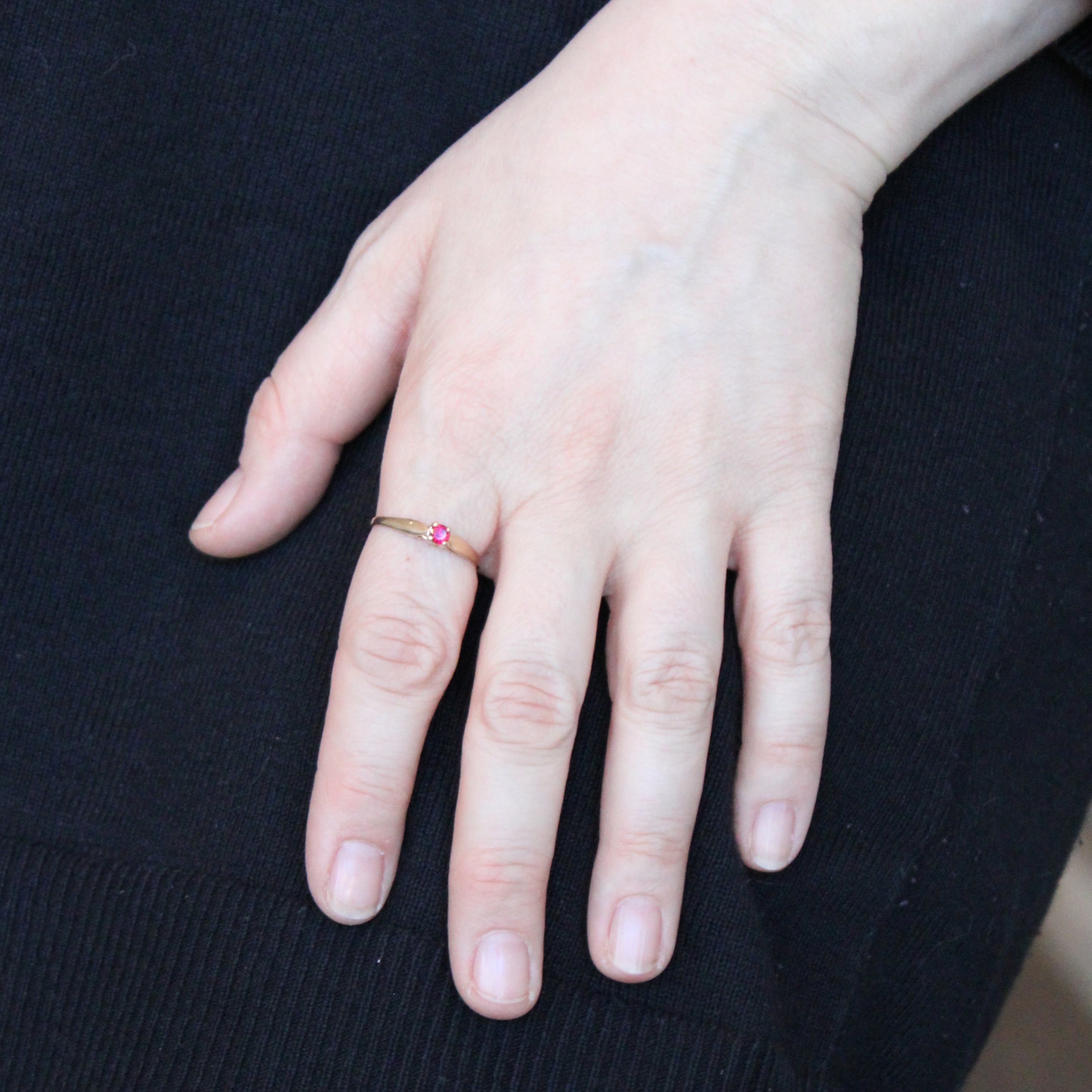 Bague sertie de rubis synthétiques en forme de cathédrale | 0,20 ct | Taille 9 |