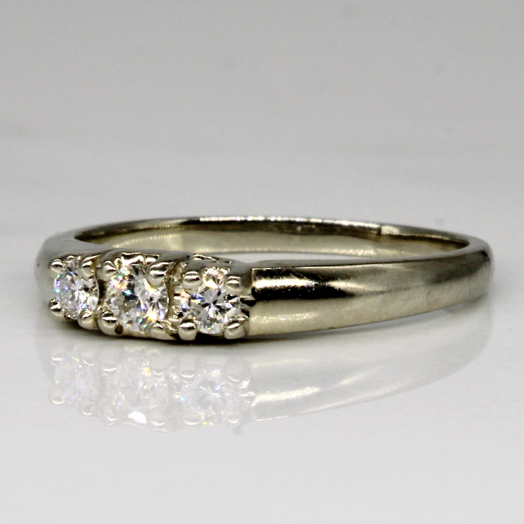 Three Stone Diamond Ring | 0.22ctw | SZ 8 |