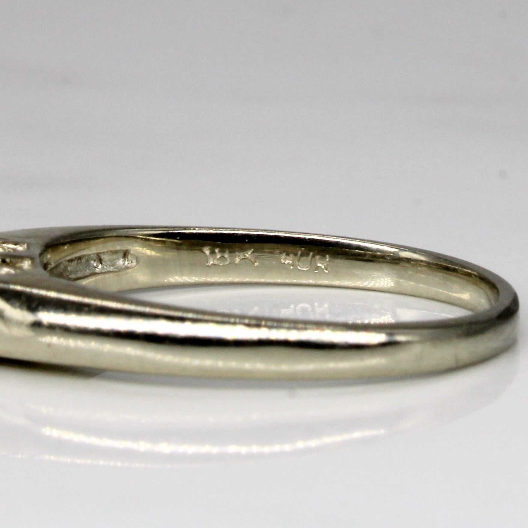 Three Stone Diamond Ring | 0.22ctw | SZ 8 |