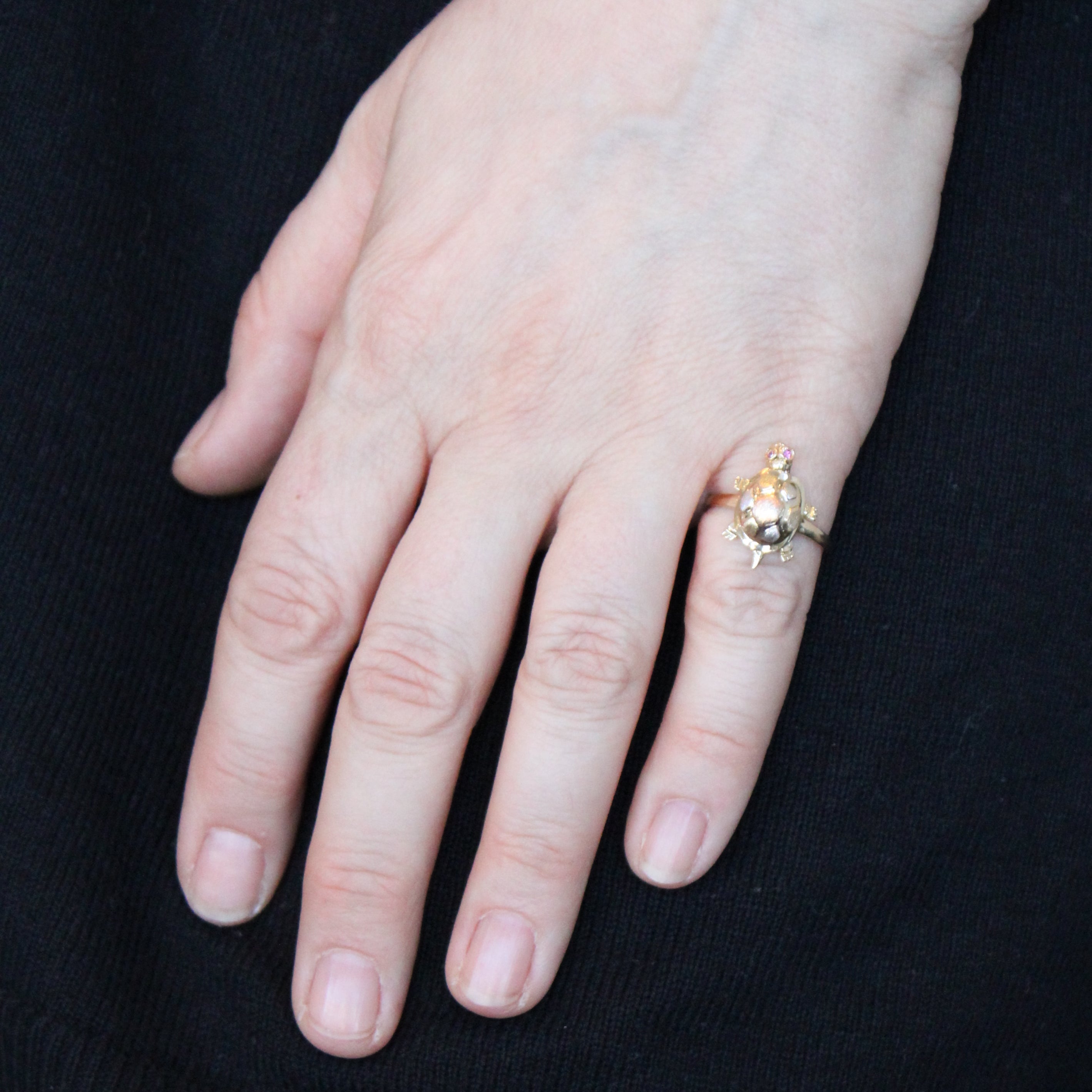 Synthetic Ruby Waddling Turtle Ring | 0.02ctw | SZ 5.75 |