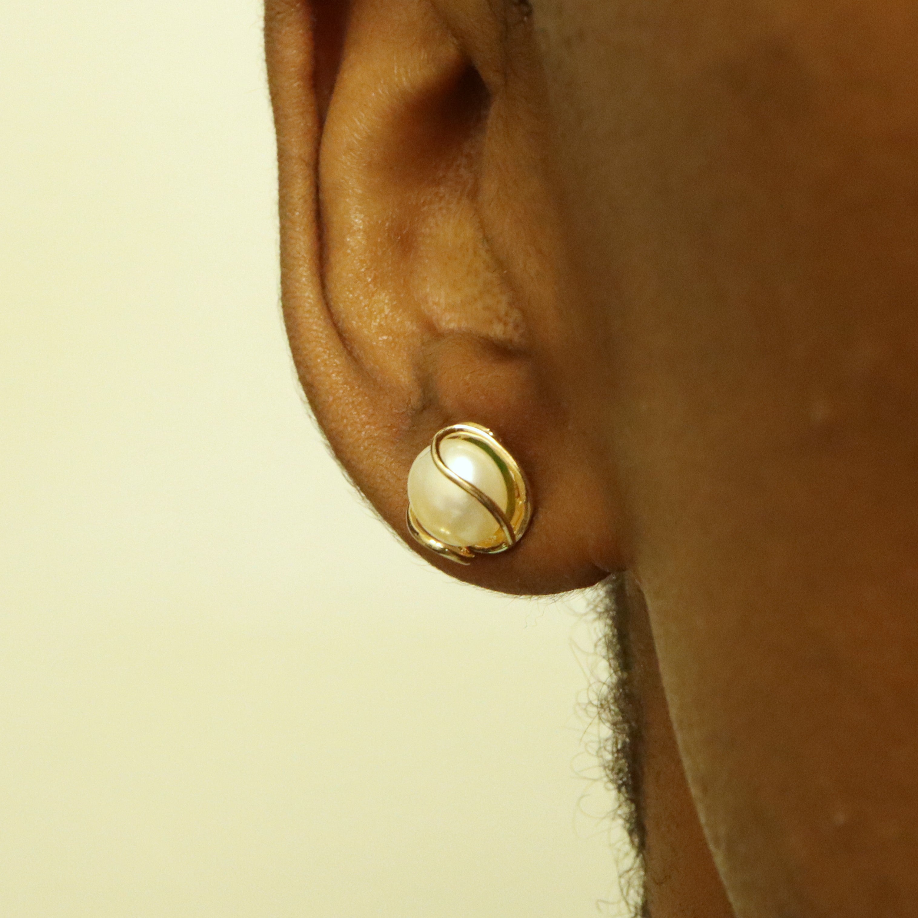 Boucles d'oreilles puces en perles à bouton en cage | 7,00 ctw |