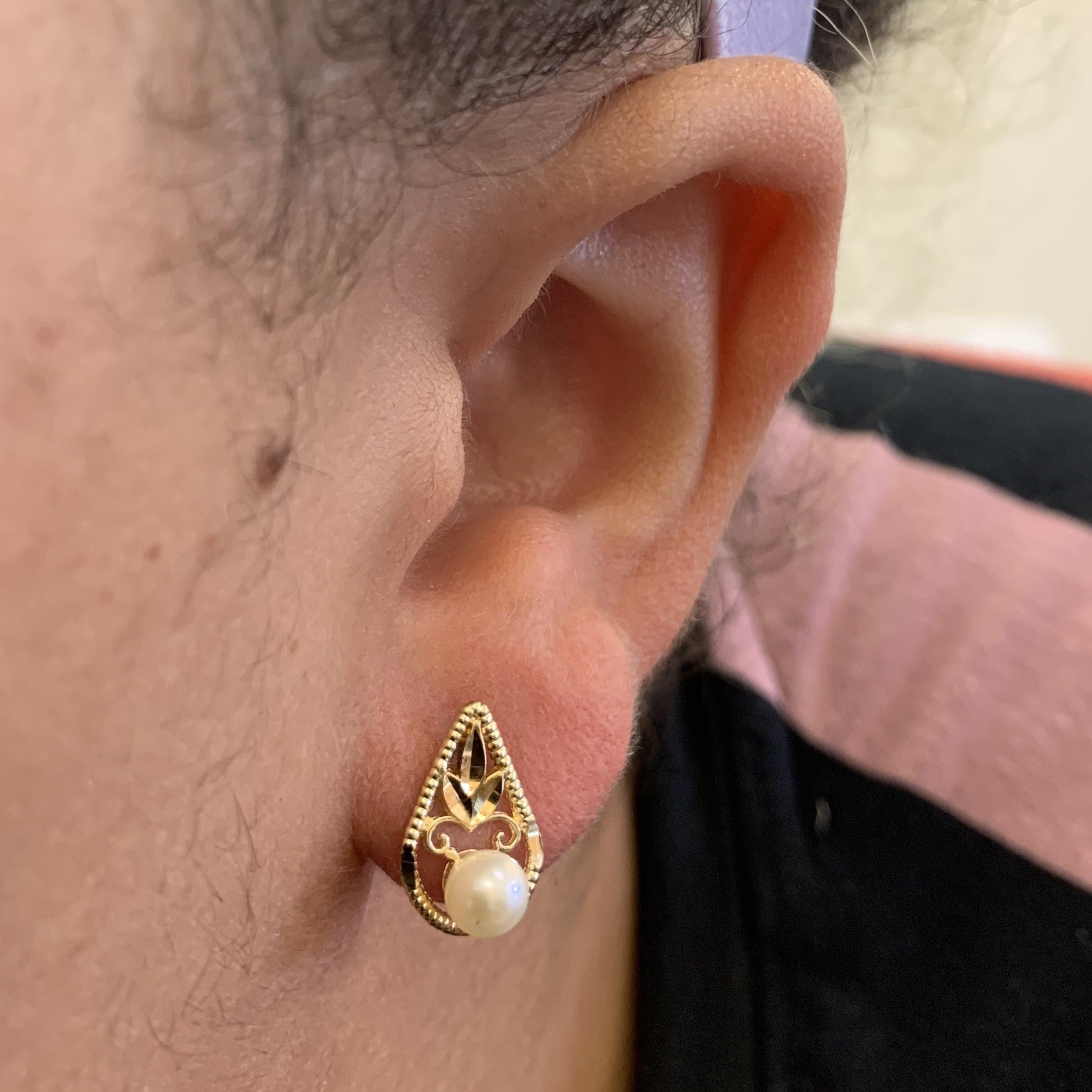 Teardrop Pearl Stud Earrings | 1.75ctw |