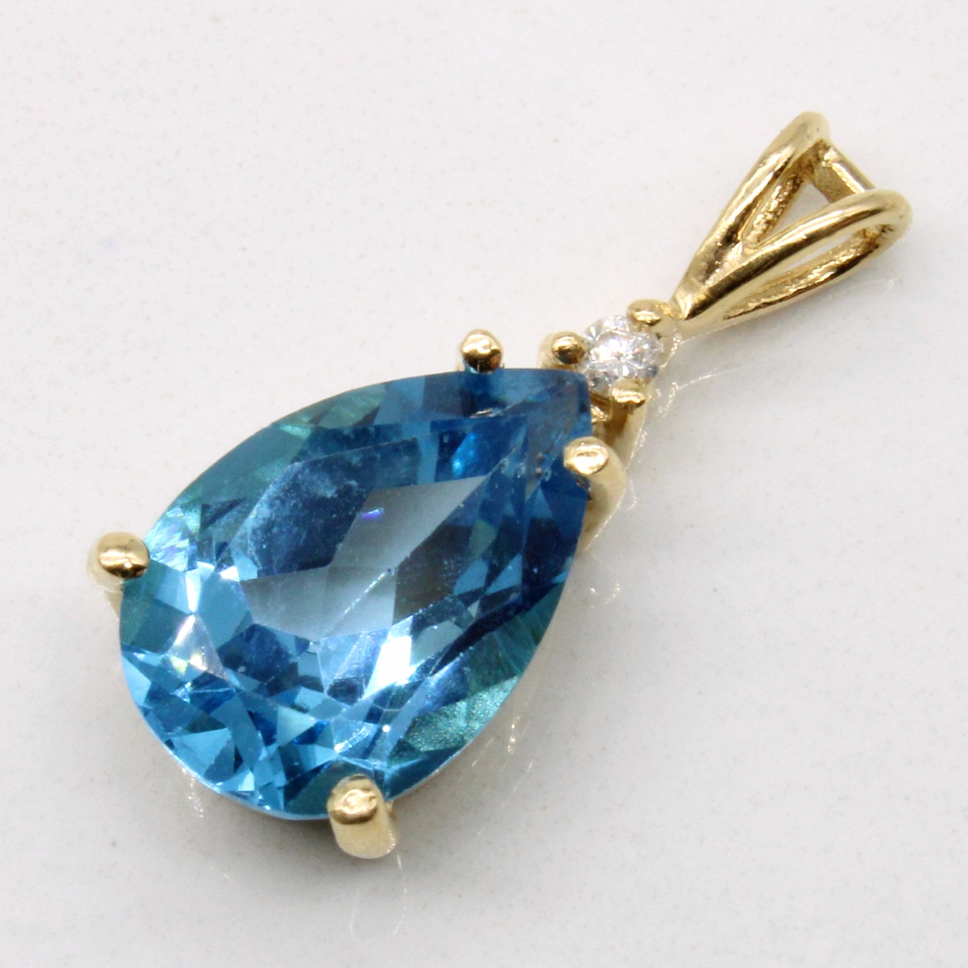 Blue Topaz & Diamond Pendant | 3.25ct, 0.02ct |
