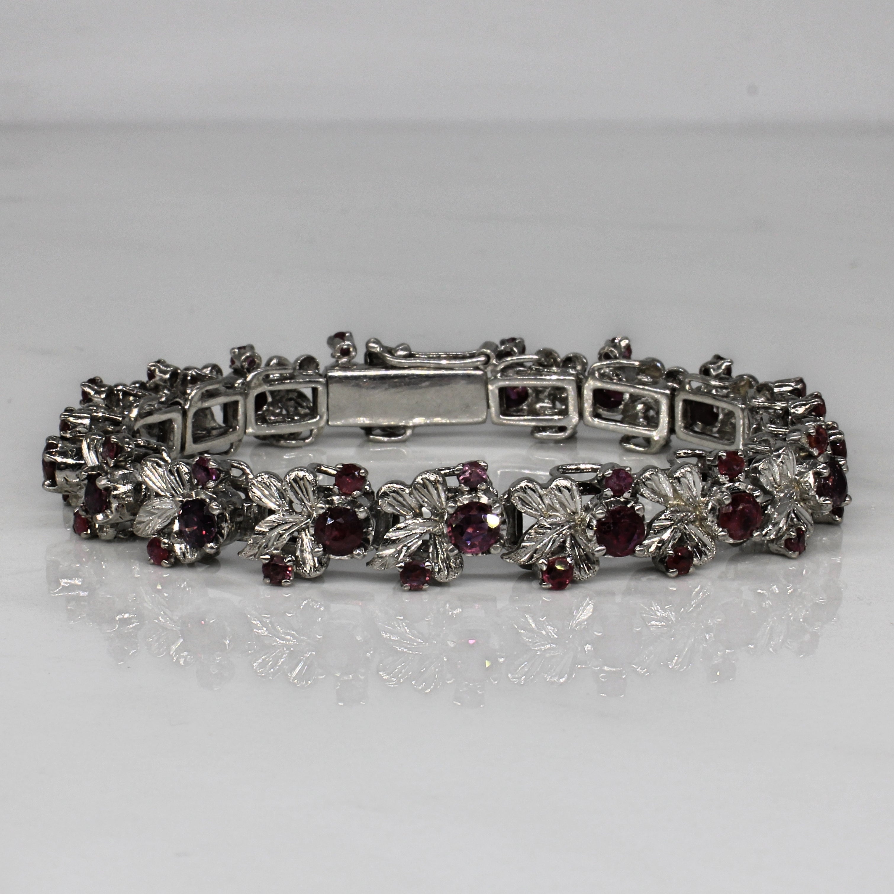 Bracelet floral en rubis | 5,95 ct | 17,8 cm |