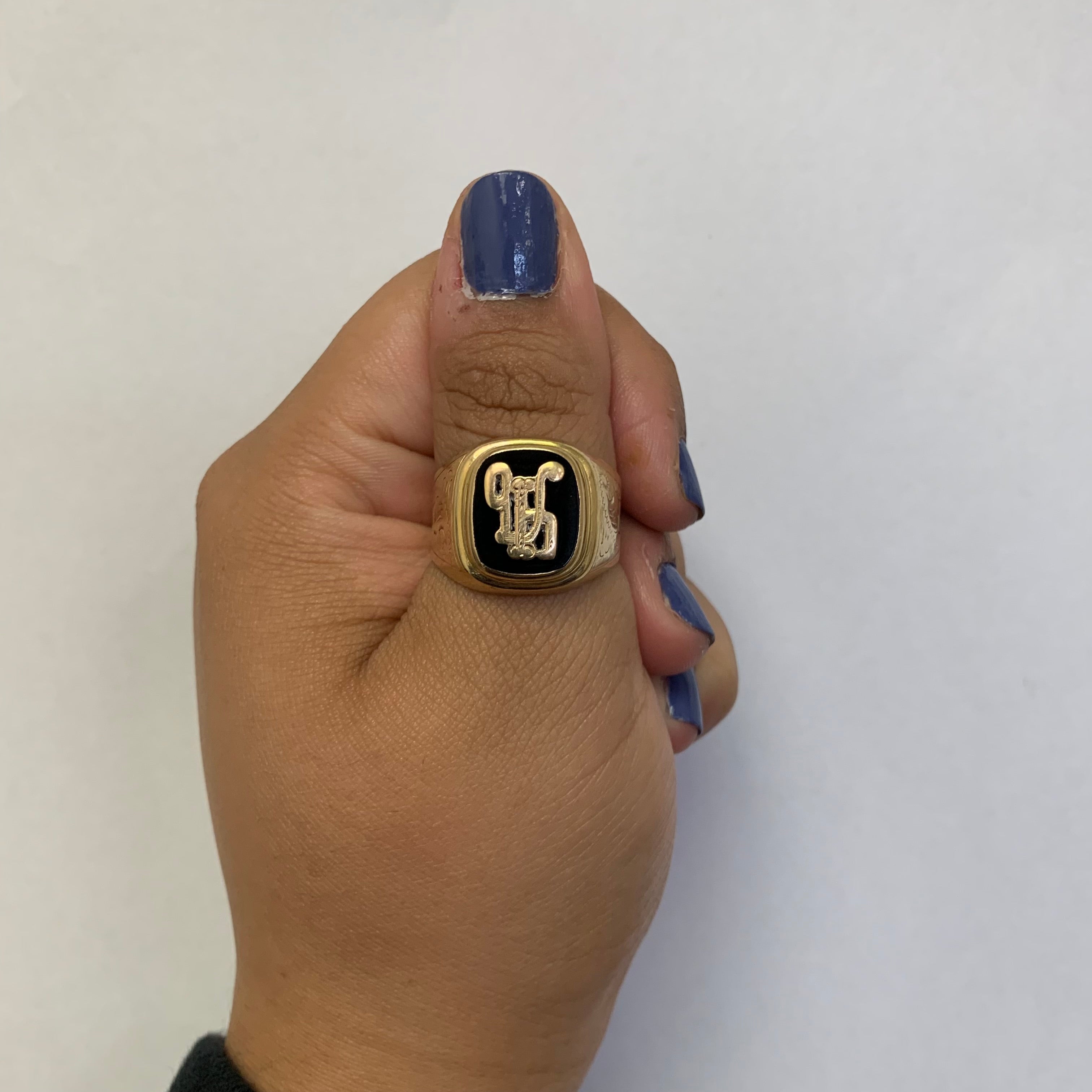 Initial 'WH' Onyx Signet Ring | 4.00ct | SZ 11.5 |