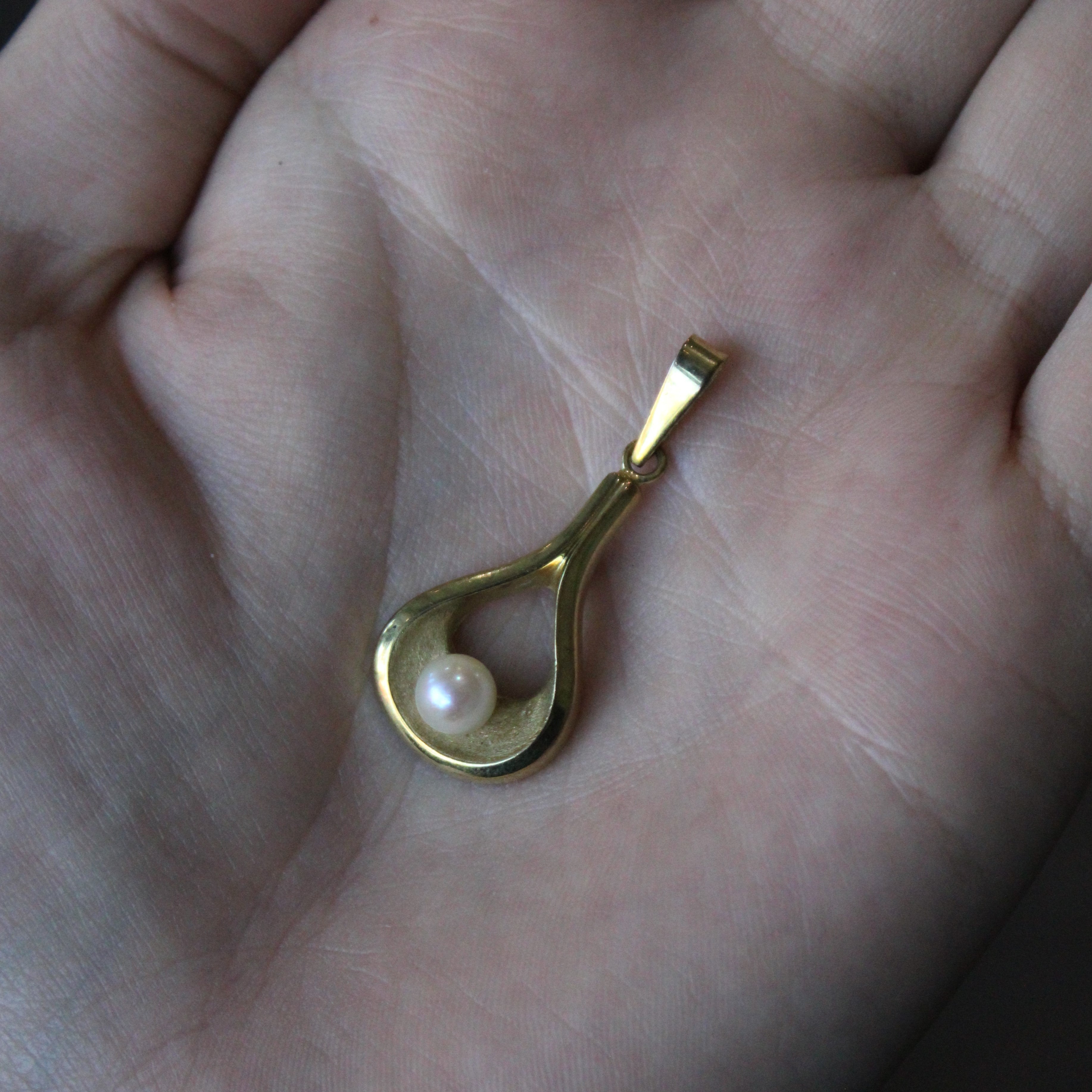 Pendentif perle en forme de goutte |