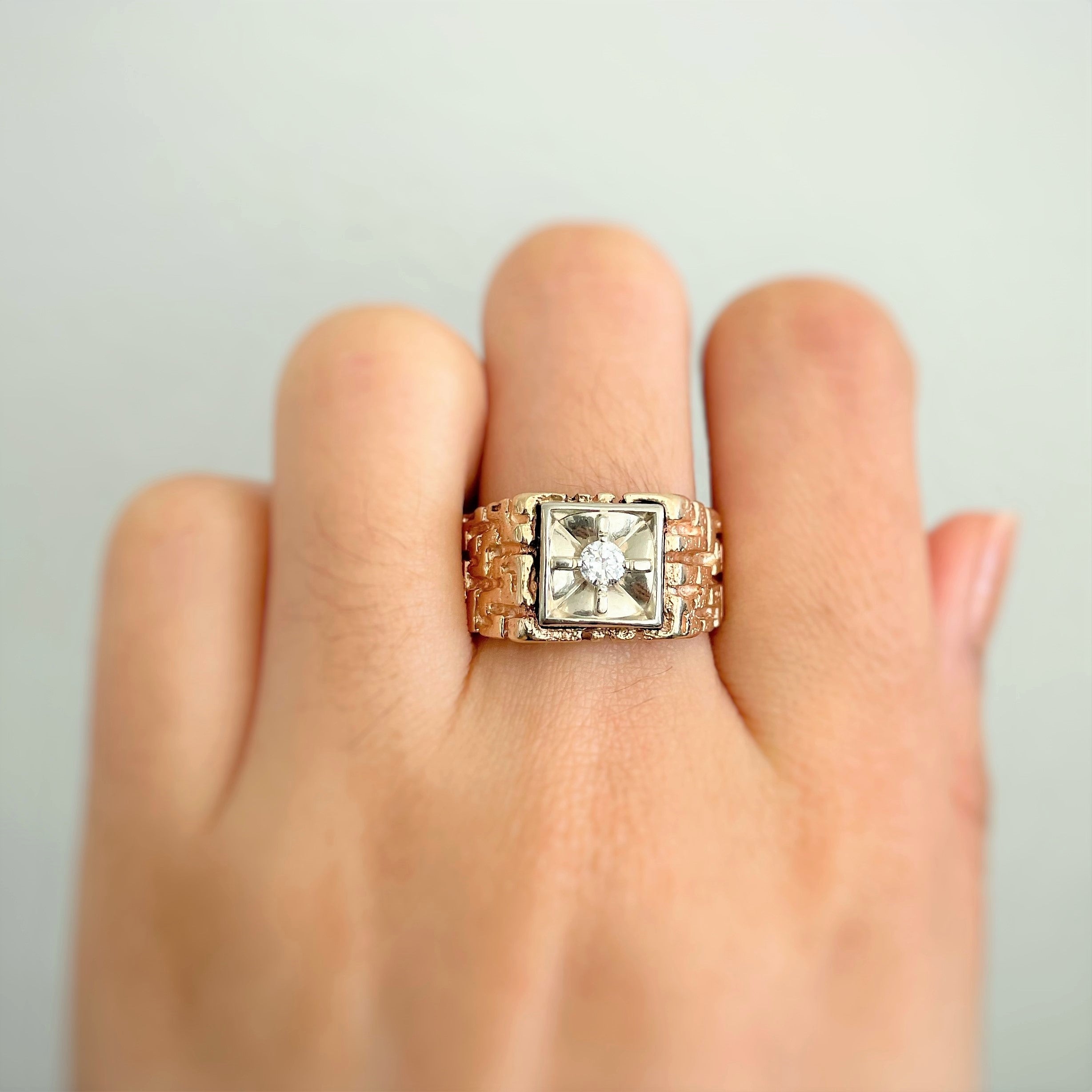 1970s Textured Diamond Ring | 0.18ct | SZ 10.5 |