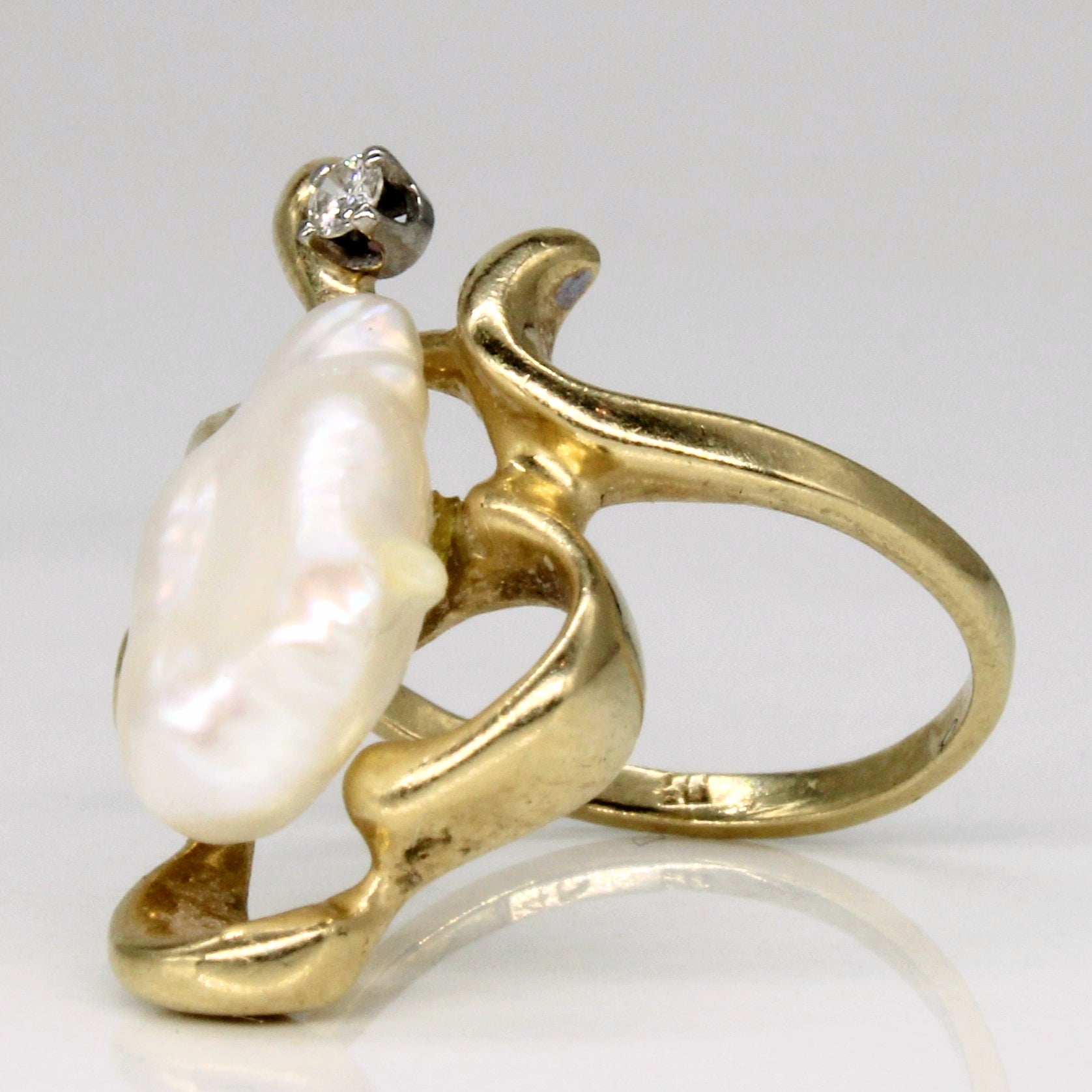 Baroque Pearl & Diamond Ring | 0.02ct | SZ 4.25 |