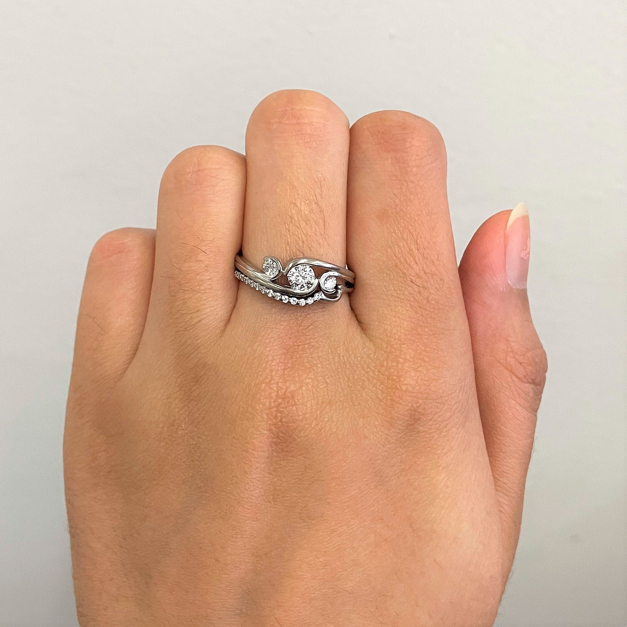 Ensemble de bagues en diamant canadien à trois pierres Bypass | 0,48 ct au total | Taille 7,75 |