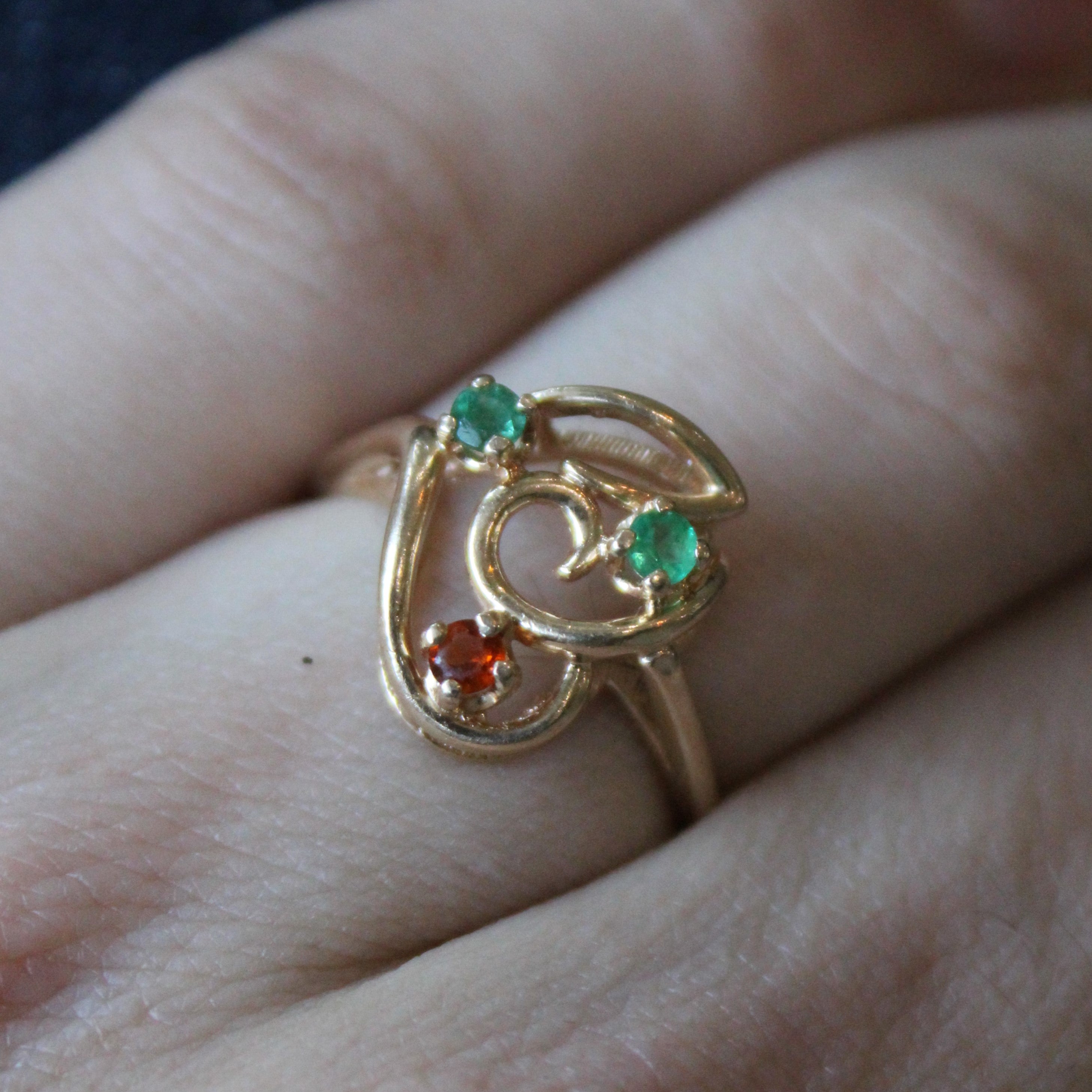 Swirling Emerald & Citrine Ring | 0.12ctw, 0.06ct | SZ 8 |