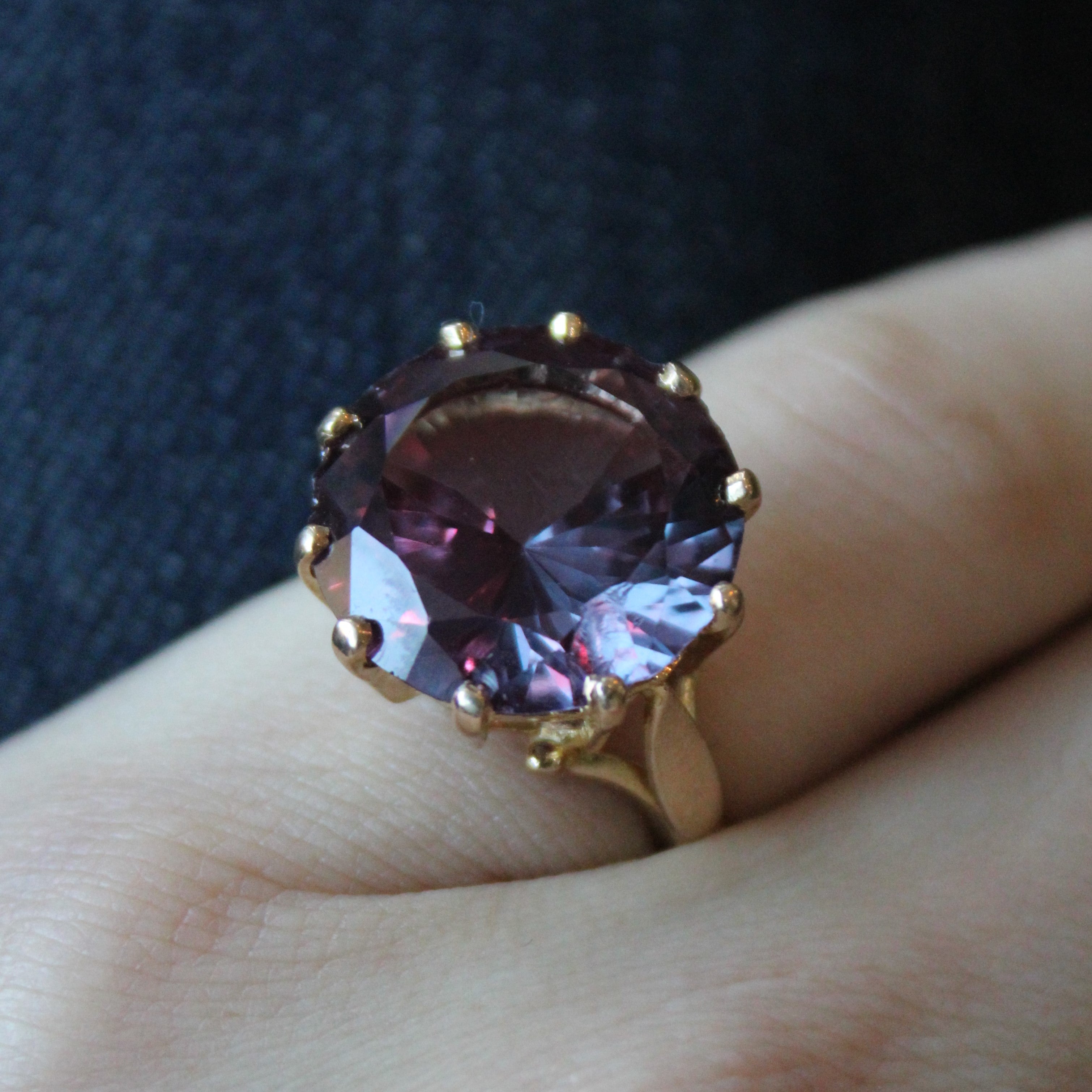 1970 London Synthetic Purple Sapphire Cocktail Ring | 13.20ct | SZ 6.25 |