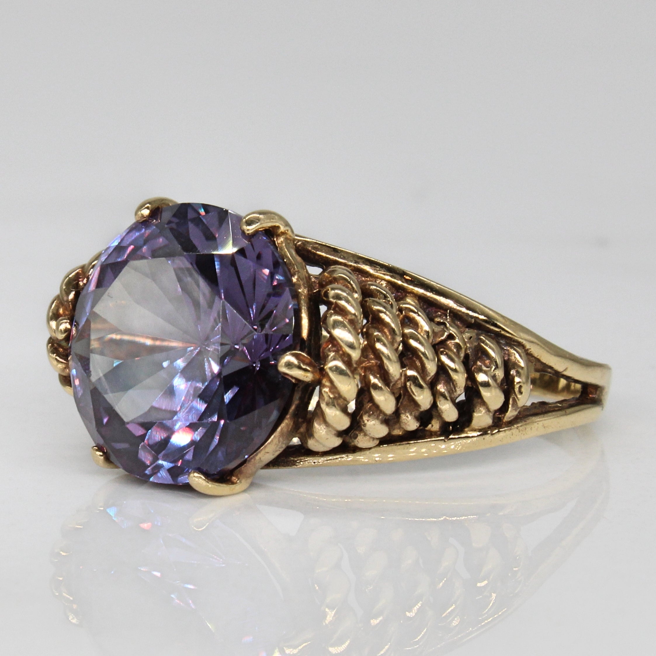 Synthetic Colour Change Sapphire Ring | 10.75ct | SZ 7.5 |
