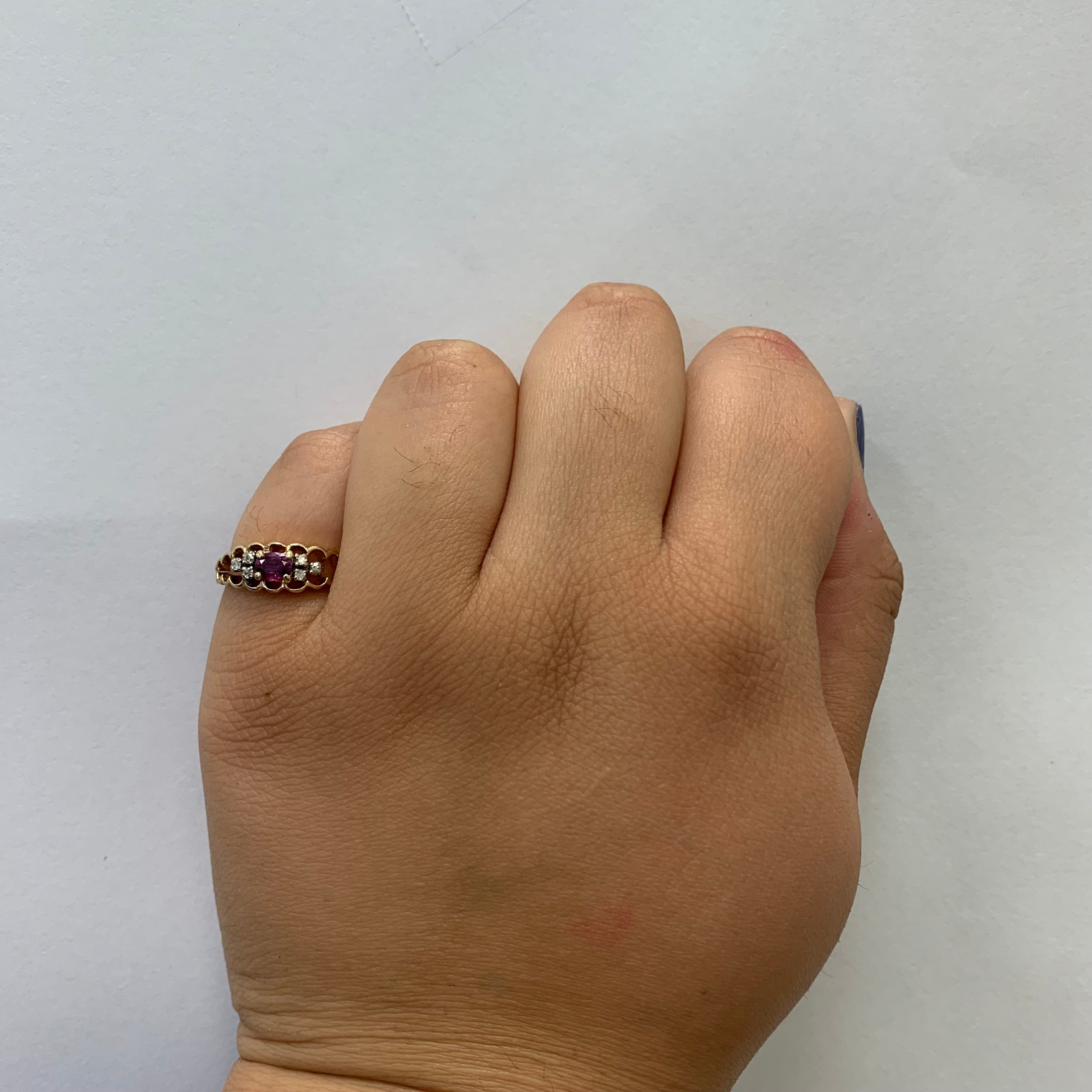 Scalloped Ruby & Diamond Ring | 0.27ct, 0.06ctw | SZ 6.5 |