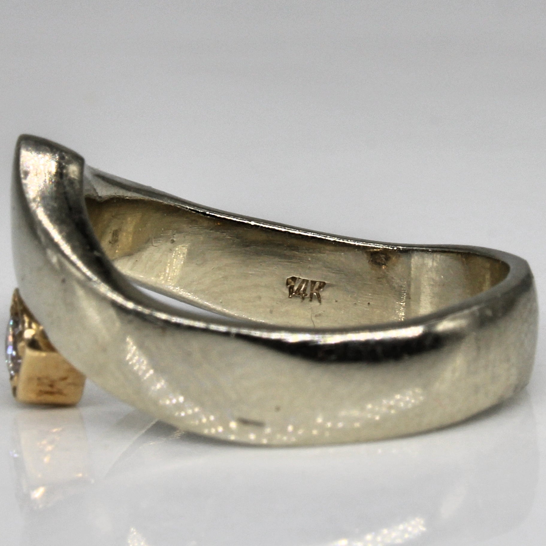 Abstract Diamond Chevron Ring | 0.07ct | SZ 5.75 |