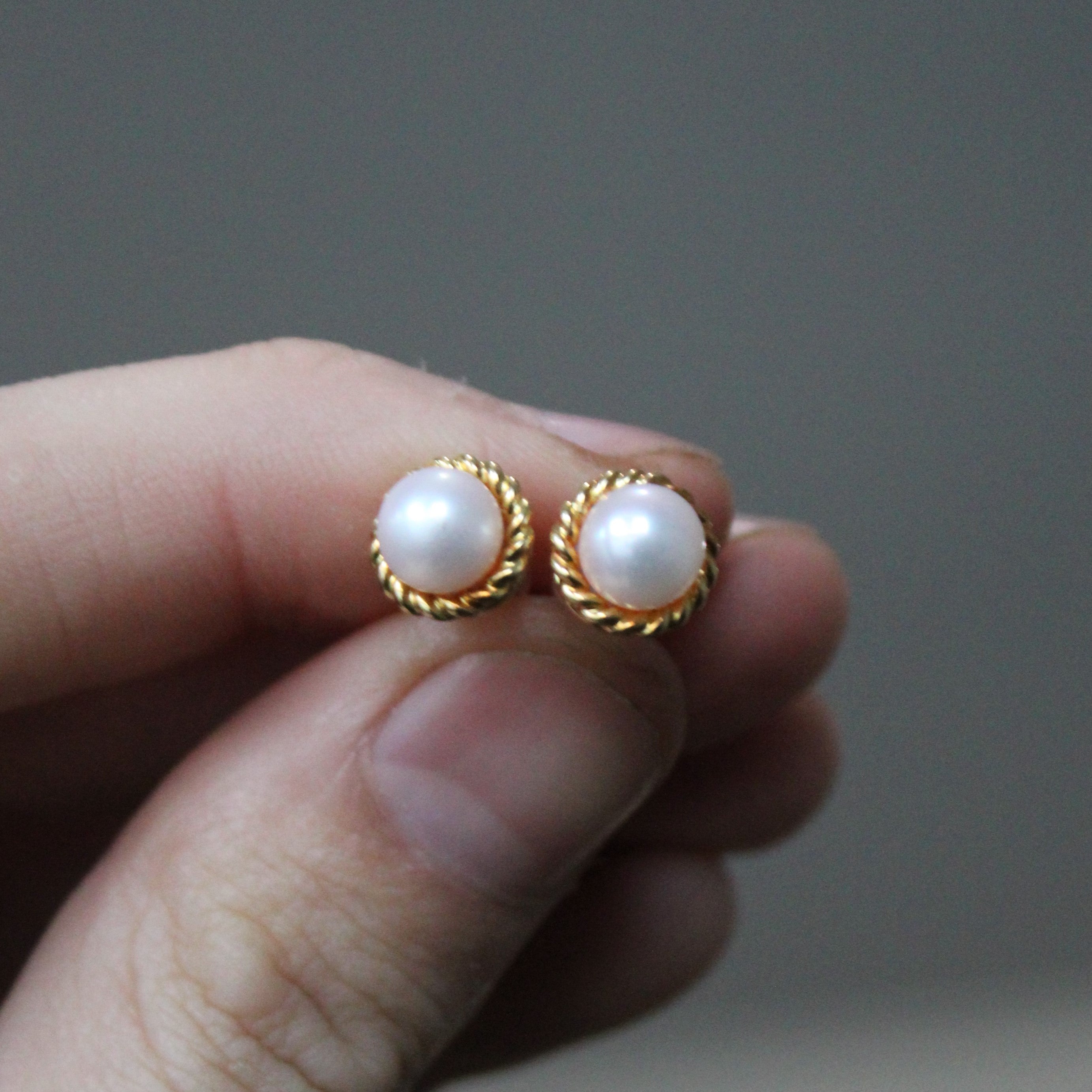 Gold Halo Pearl Stud Earrings |
