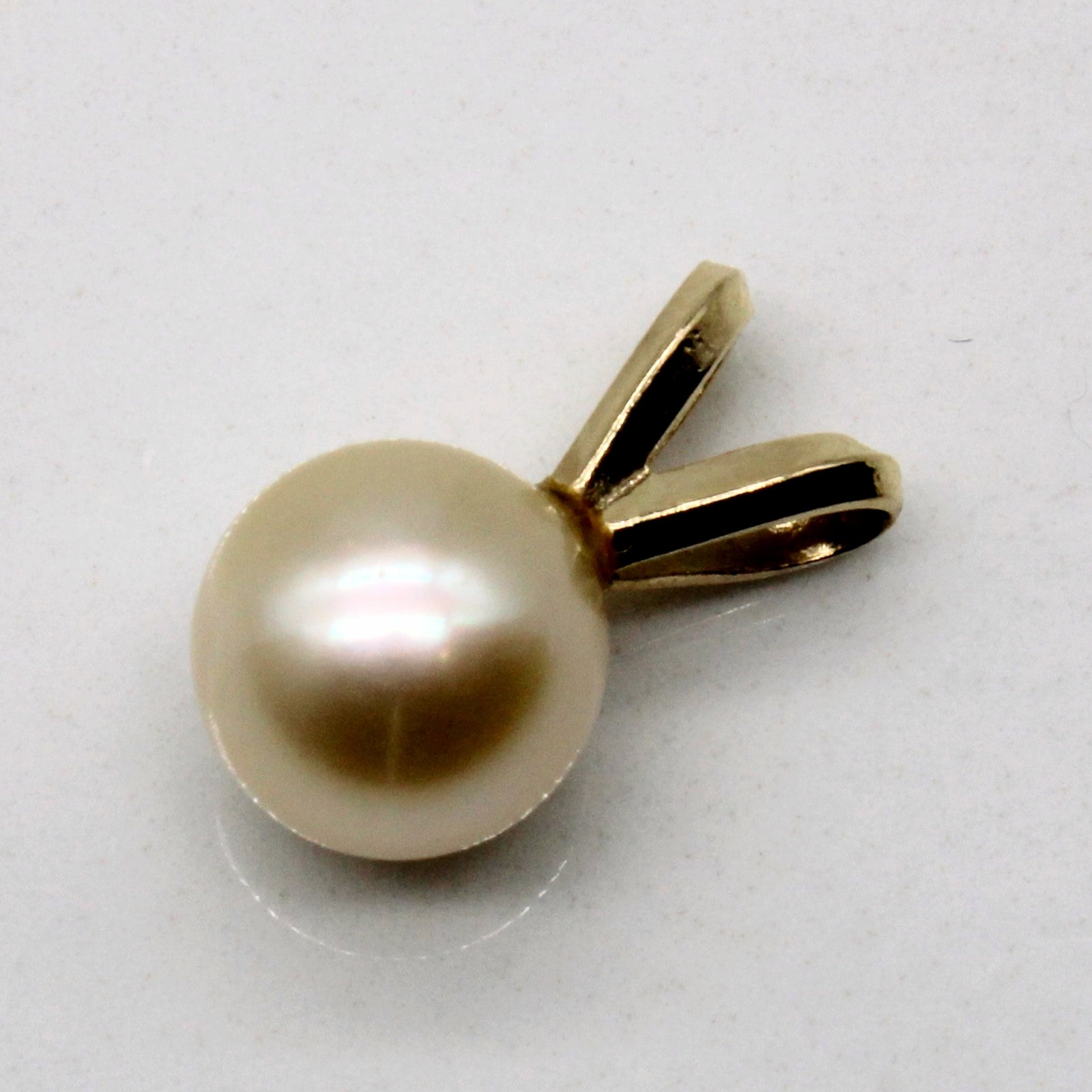 Ivory Colour Pearl Pendant |