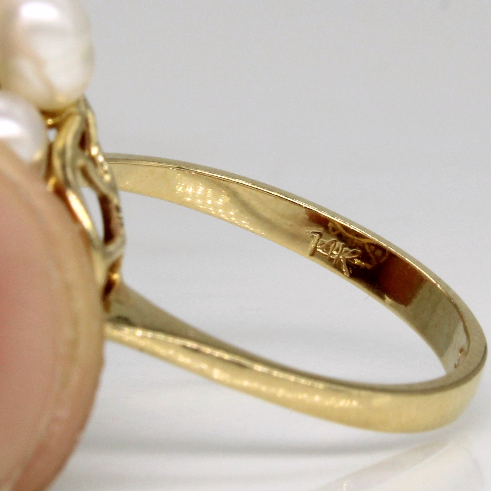 Pearl & Sapphire Cocktail Ring | 0.20ctw | SZ 7 |