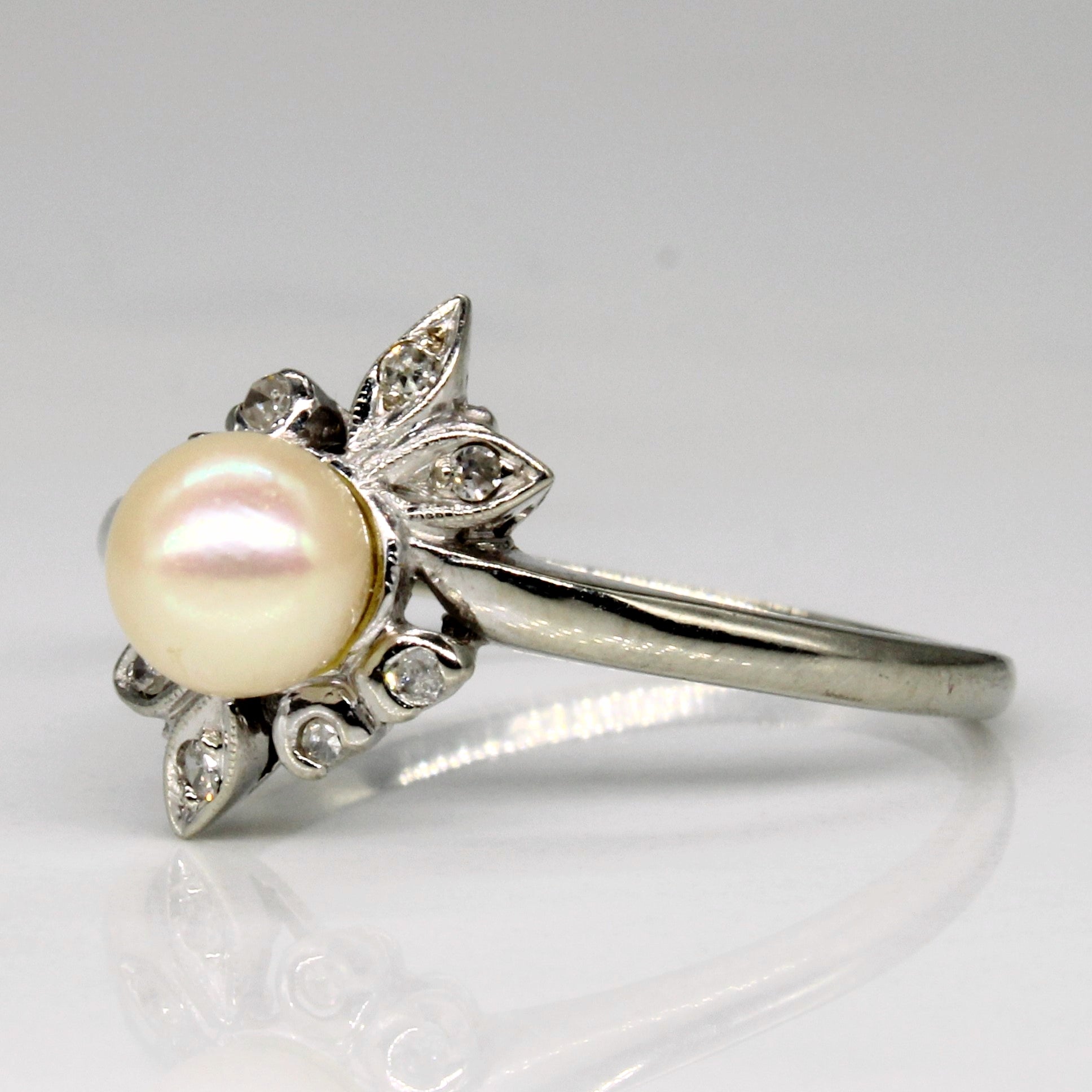 Pearl & Diamond Ring | 0.04ctw | SZ 8.5 |
