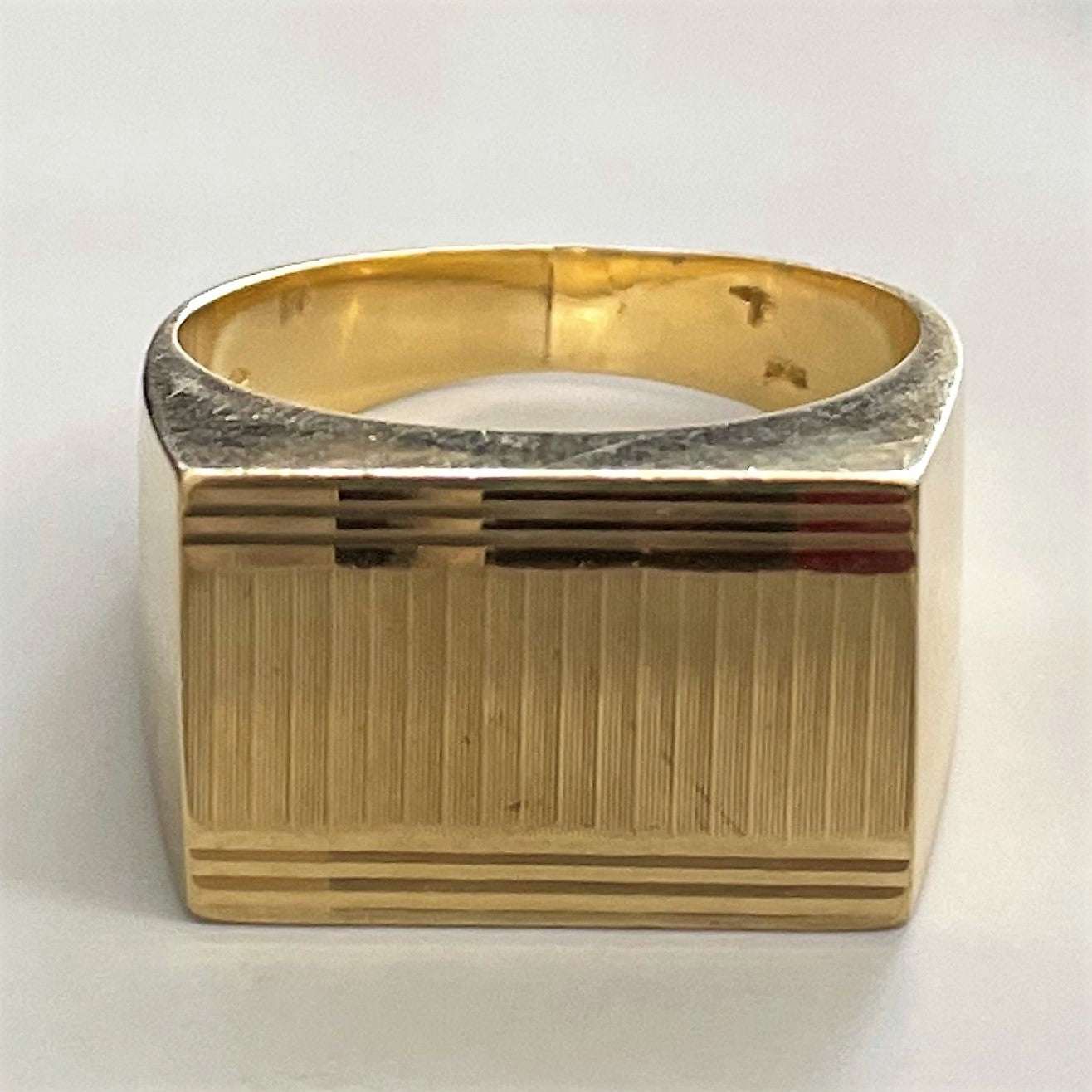 Vintage Austrian Hallmarked Textured Gold Signet Ring | SZ 11 |