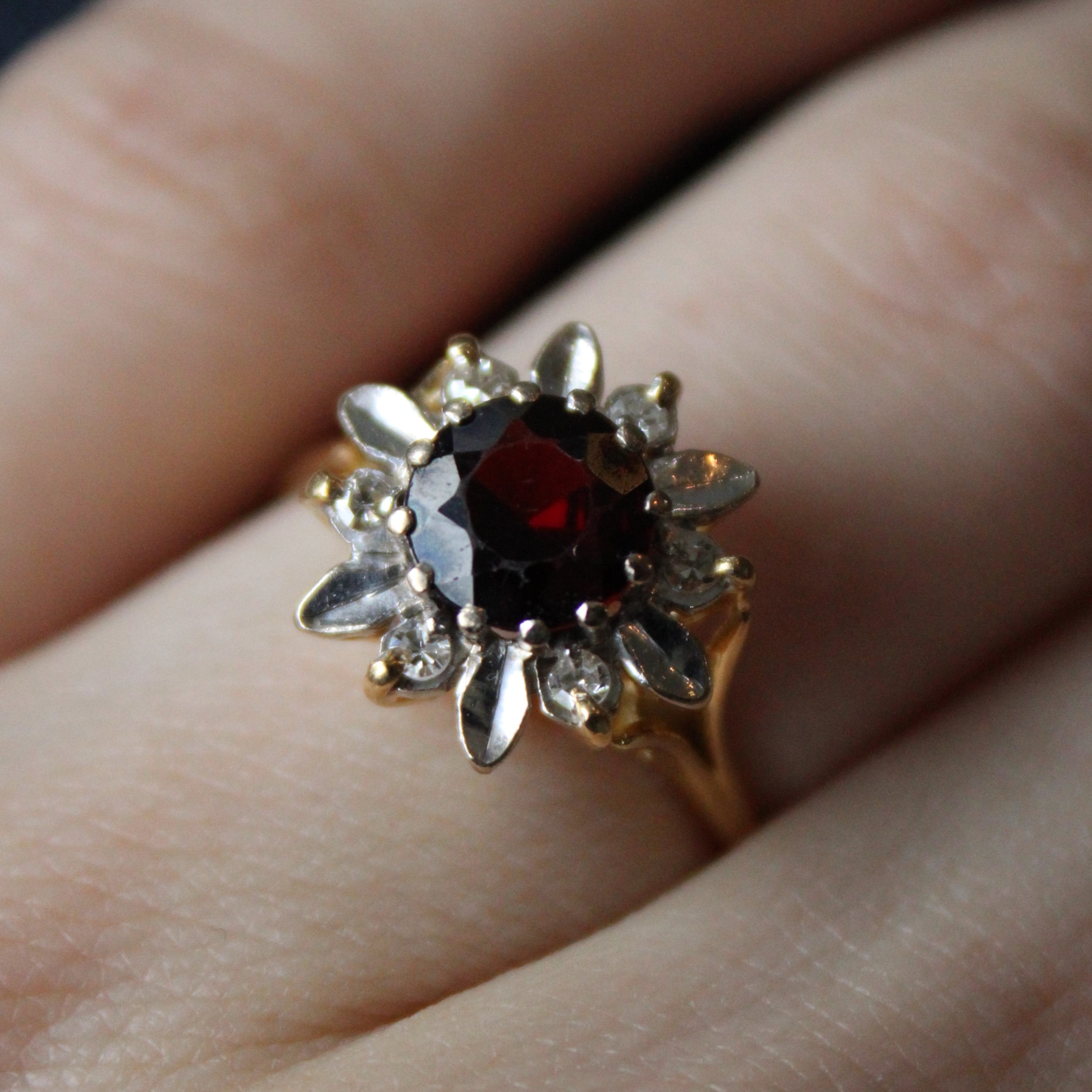 Floral Garnet & Diamond Ring | 1.25ct, 0.09ctw | SZ 8.5 |