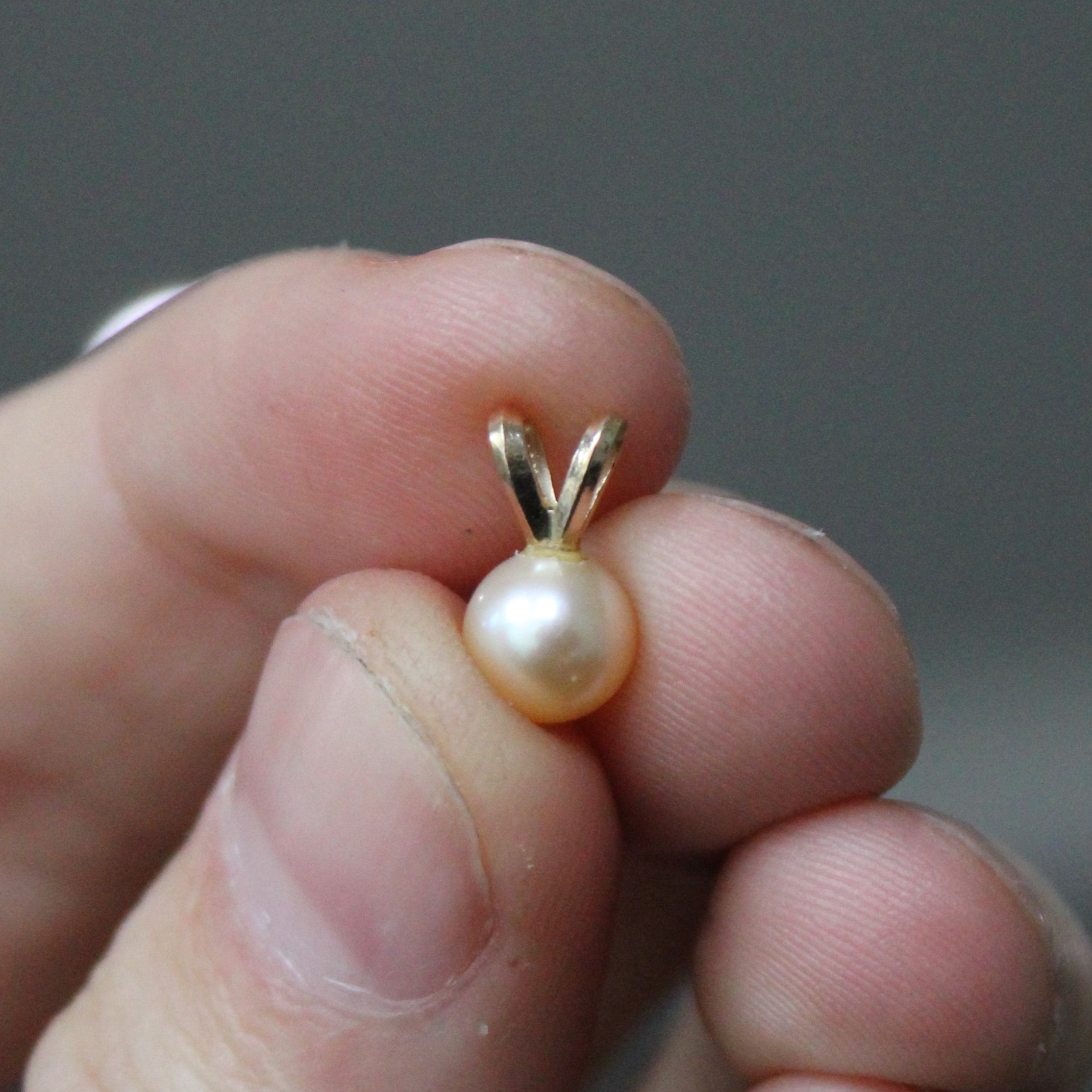 Ivory Colour Pearl Pendant |