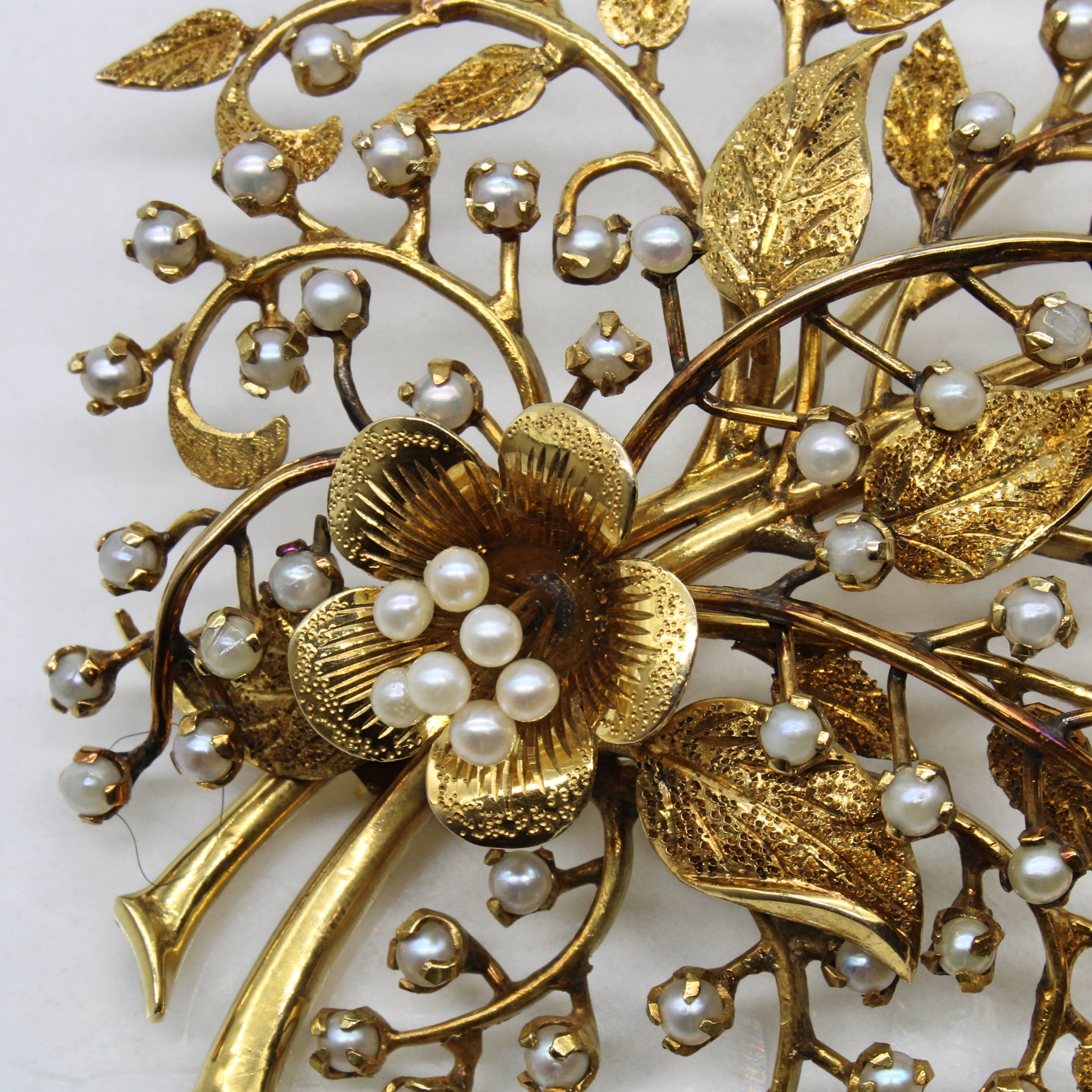 Floral Seed Pearl 15k Yellow Gold Brooch |