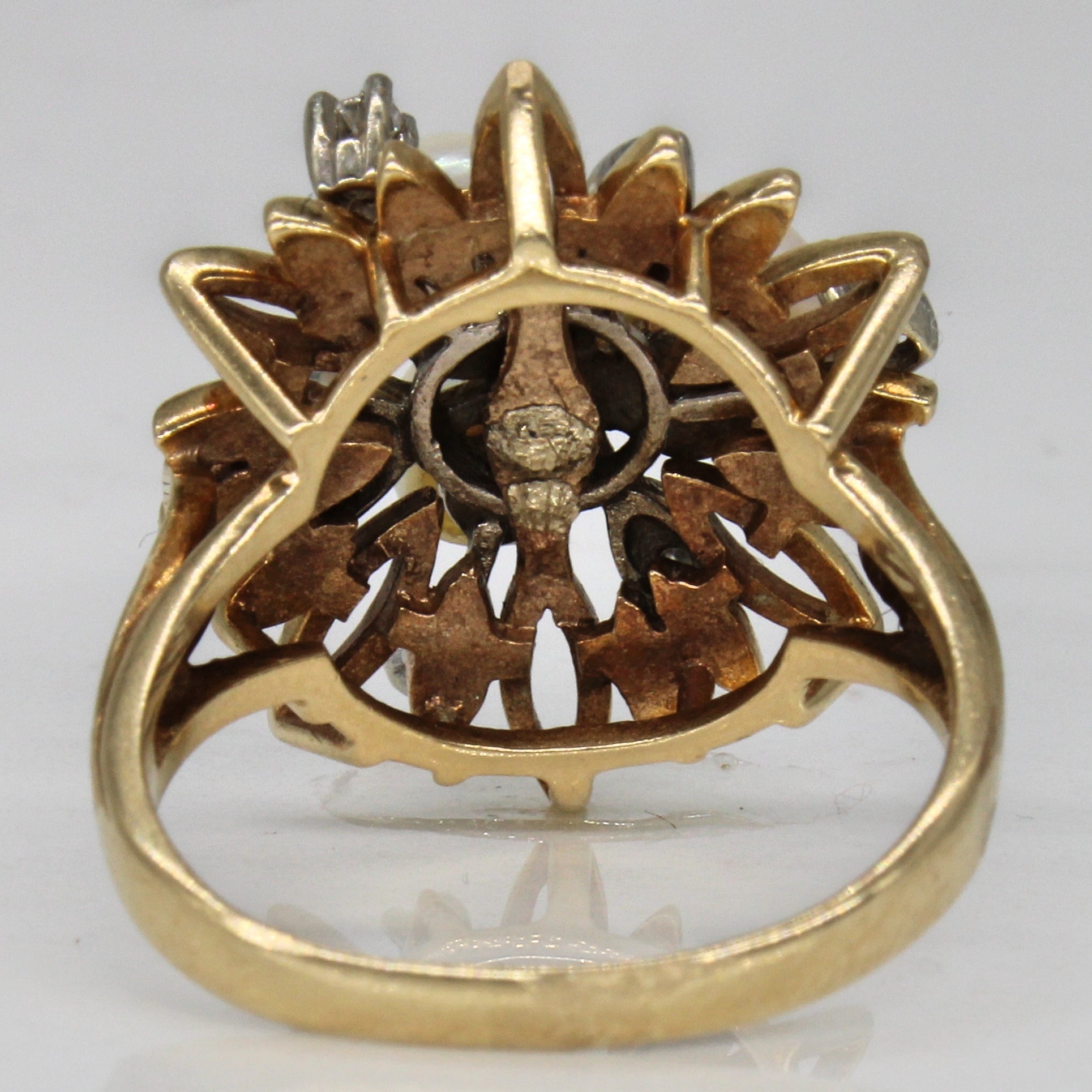 Pearl & Diamond Cocktail Ring | 0.10ctw | SZ 8 |