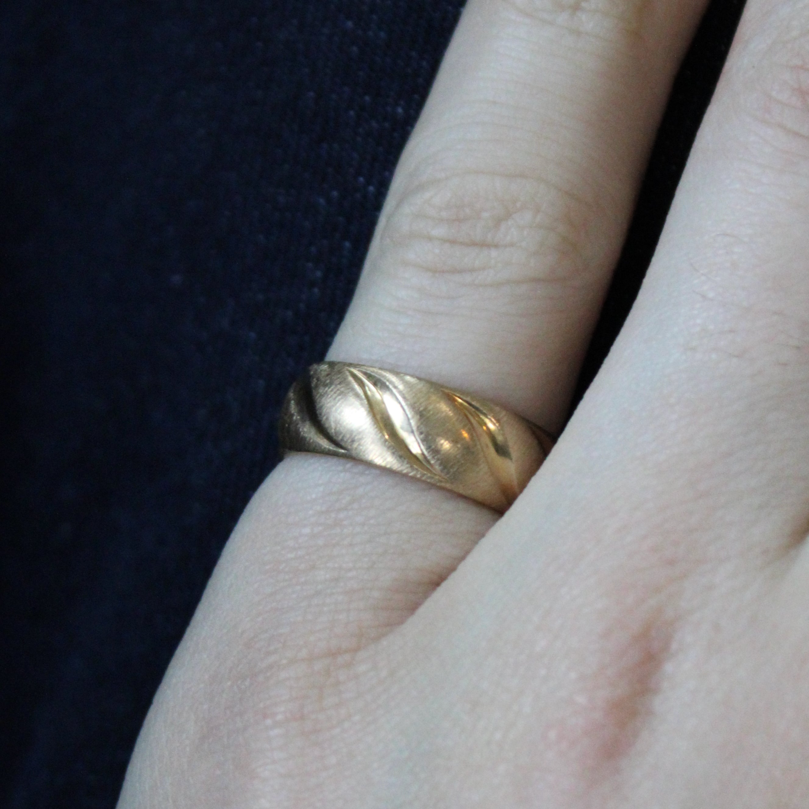 14k Yellow Gold Brushed Finish Ring | SZ 6 |
