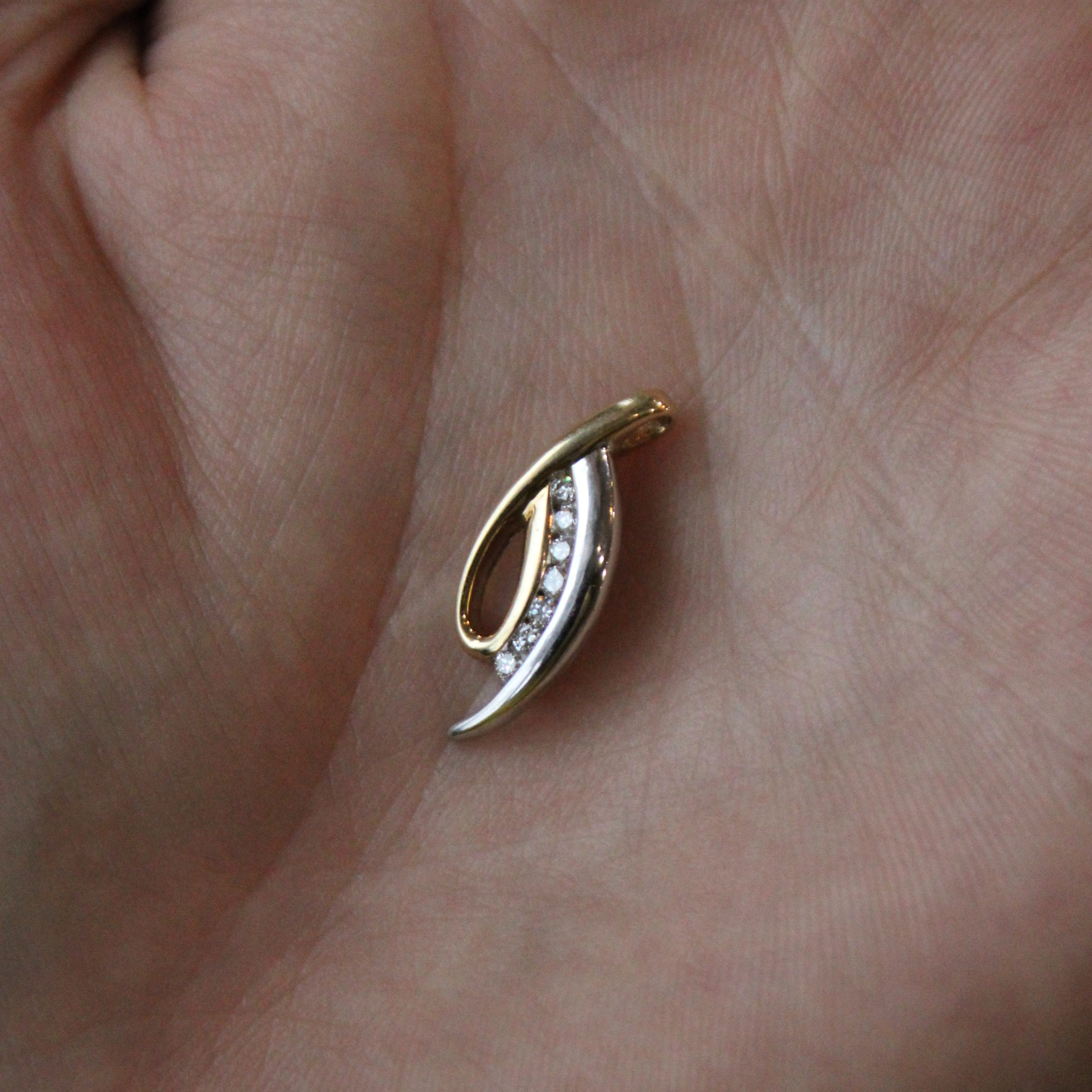 Two Tone Diamond Swirl Pendant | 0.15ctw |